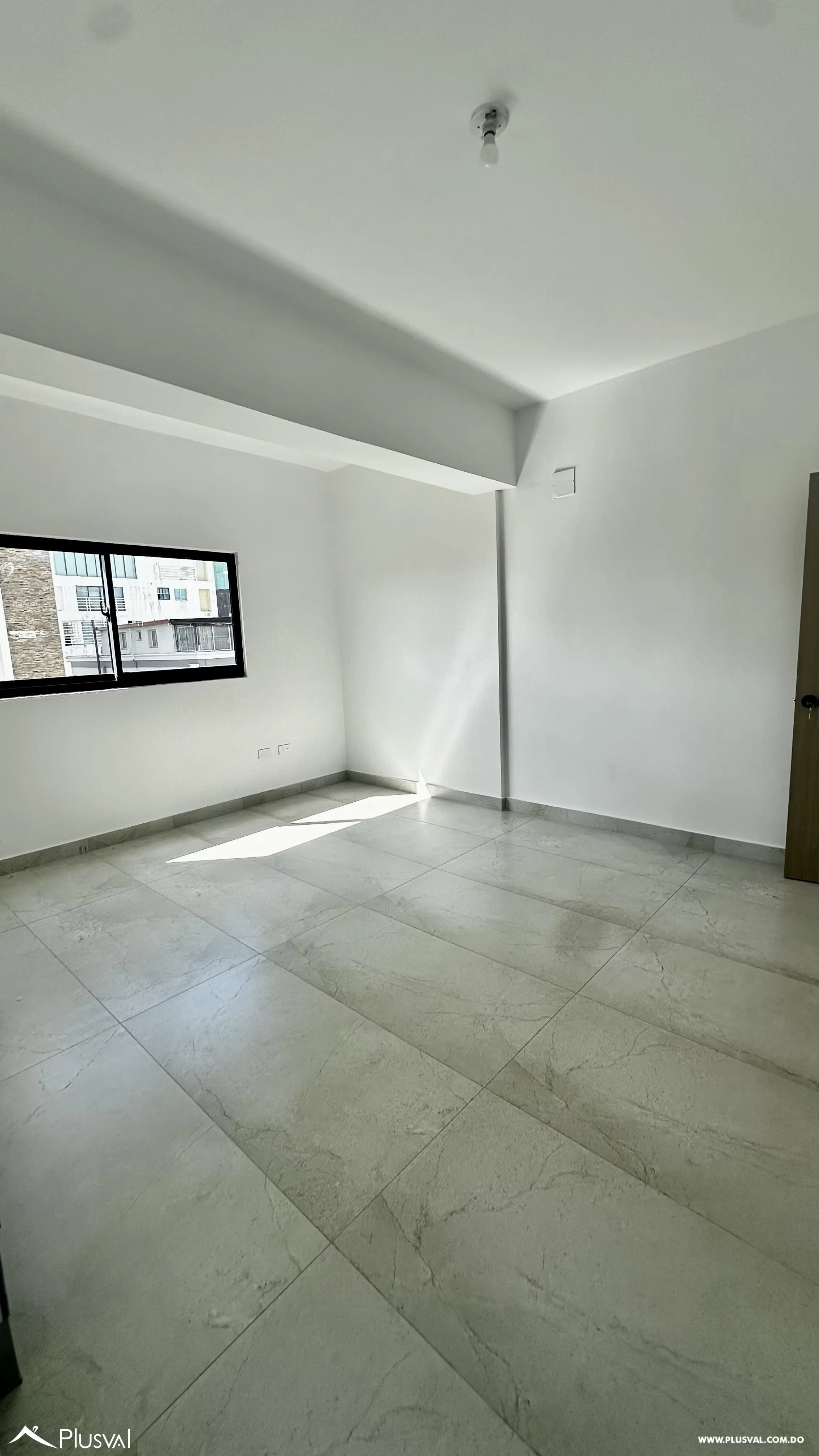Apartamento en alquiler de 2 habitaciones en Evaristo Morales 497213