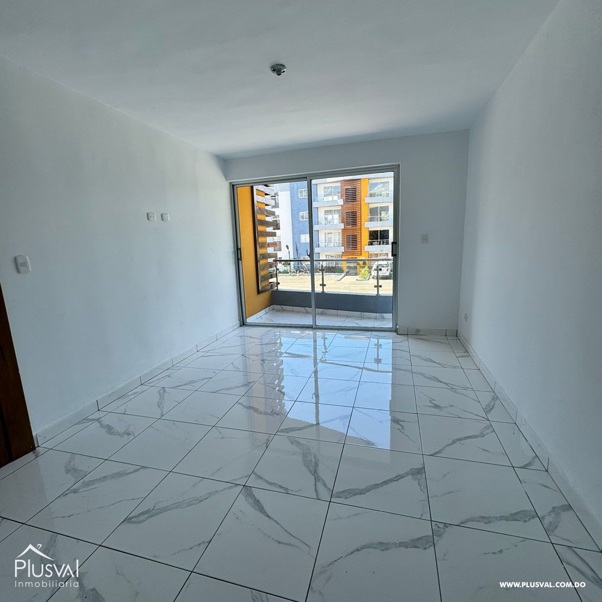 Excepcional Apartamento en exclusivo sector y privado con la privacidad y un encantador patio en el Segundo nivel, Estilo terraza en Santiago 340700