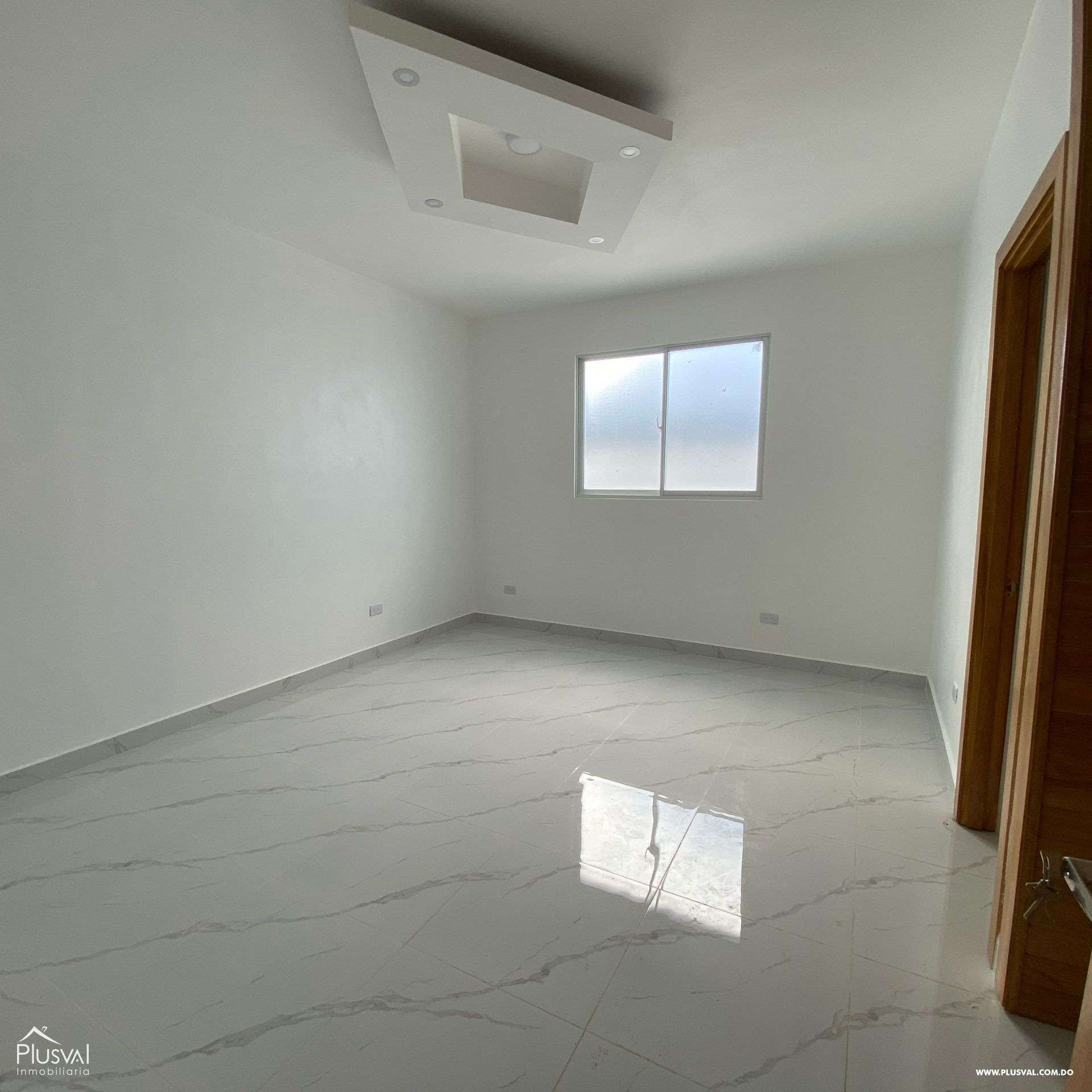 Hermosa Casa en proyecto Cerrado con fachada Moderna y amplios espacios 419376