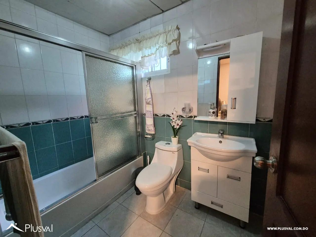 Apartamento en primer nivel, en  Residencial Jade. 484964