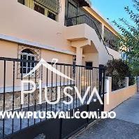 Casa en Venta en Gazcue – Ubicación Privilegiada y Gran Potencial 433139