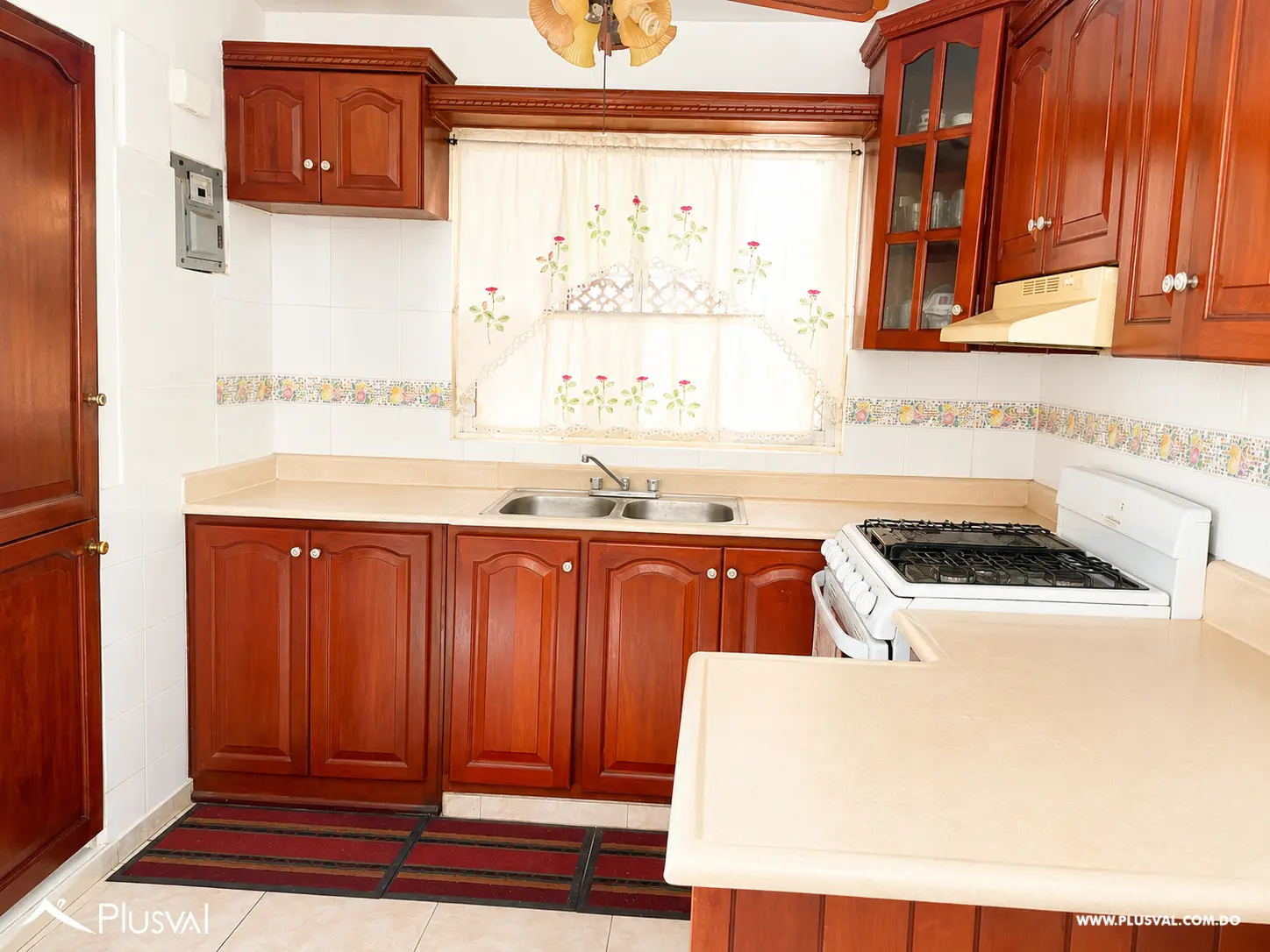 Casa de 2 niveles en venta Santo Domingo Este 513428