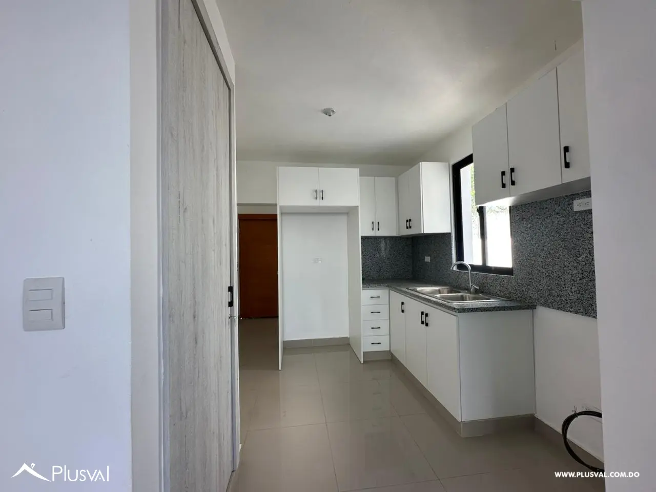SE VENDE AMPLIO APARTAMENTO EN PRIMER NIVEL 468312