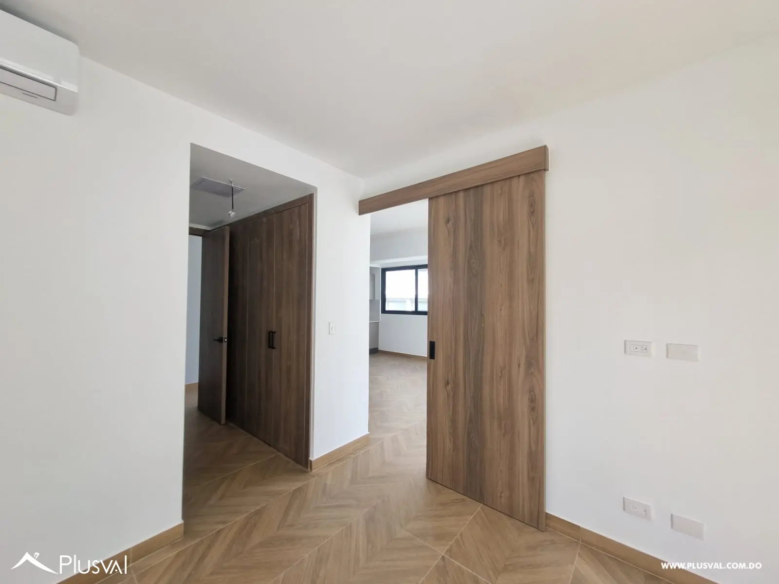 Apartamento en venta en Piantini piso 11 vista parcial al mar 504007