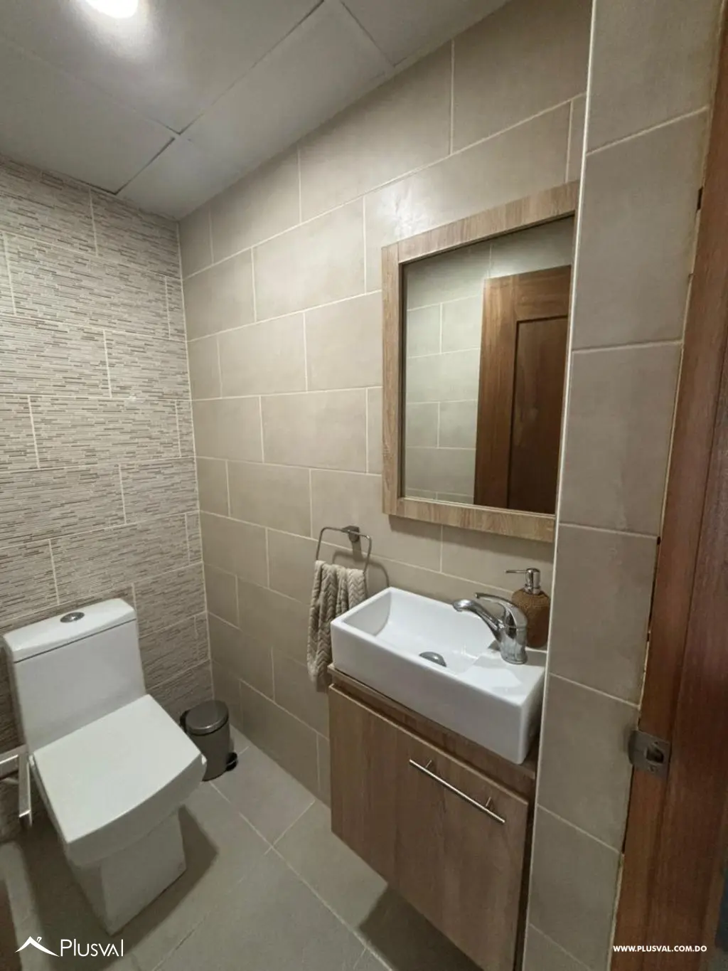 Apartamento amueblado de 3 Habitaciones en Alquiler en Julieta Morales con Terraza Privada 525227