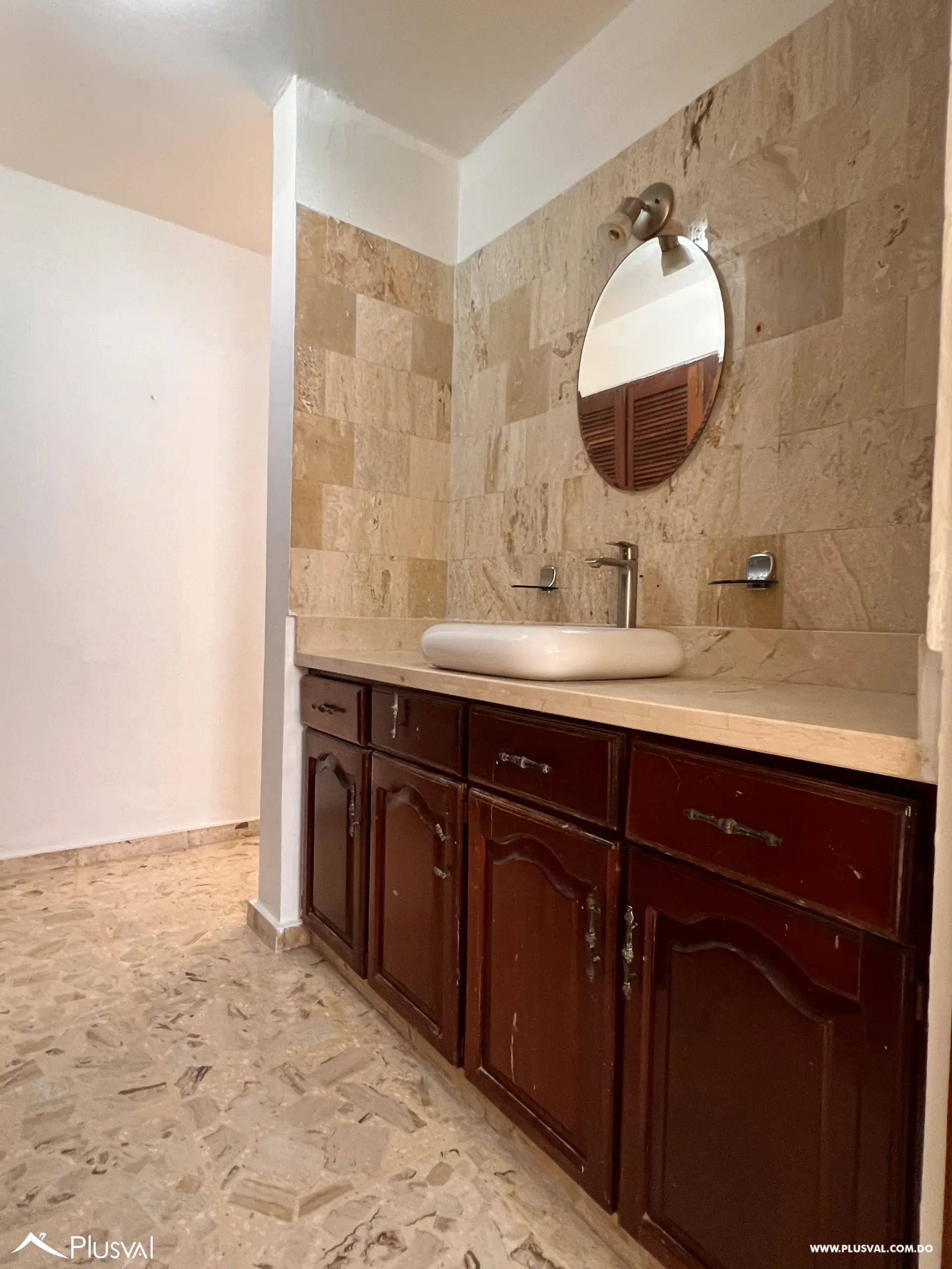 Apartamento muy amplio en Paraíso en Alquiler frente a Agora Mall 512008
