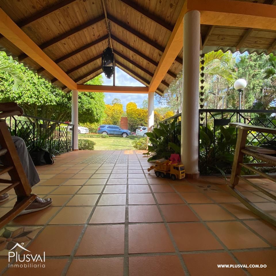 Villa de dos Niveles con Vista a la Montaña 430249