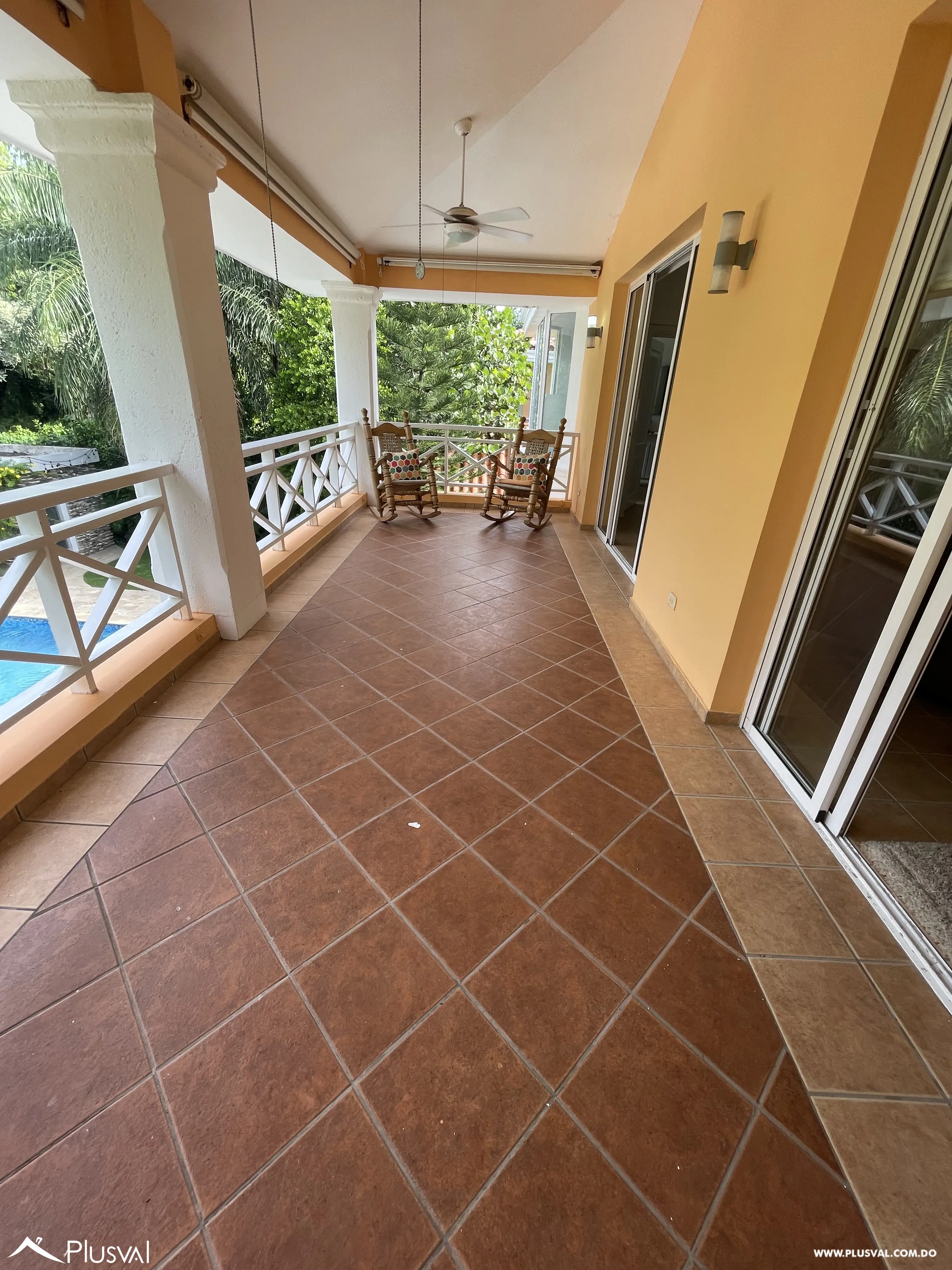 Townhouse amueblado en Metro Country Club – Listo para vivirlo 473762