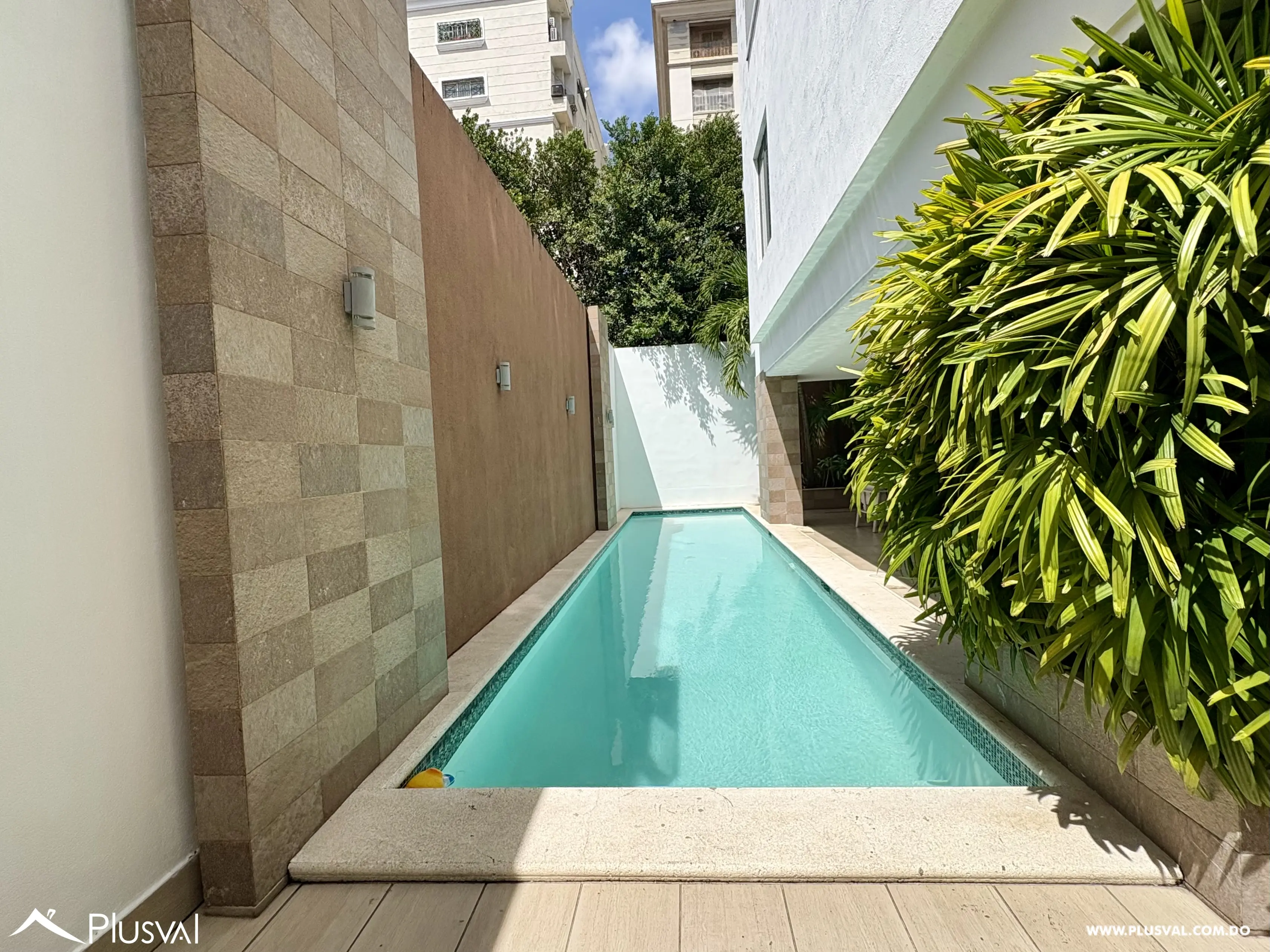 Apartamento en alquiler amueblado de 3 habitaciones y 3.5 baños en Piantini 467354