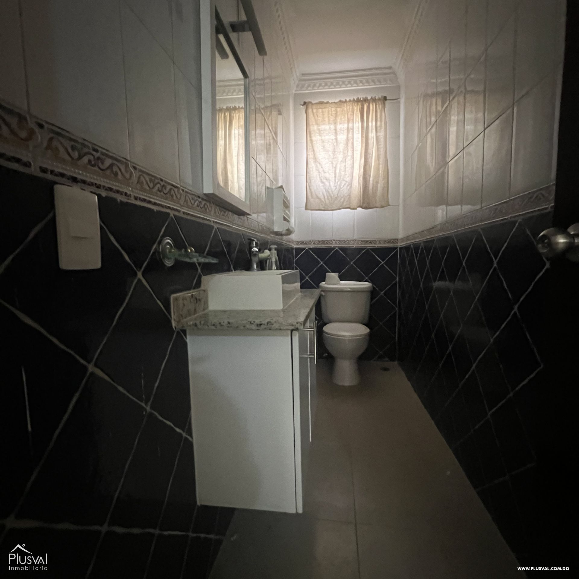 Descubre el Hogar de tus Sueños: Amplia Casa de 4 Habitaciones con Baño Privado, Piscina y Espacios de Lujo para Vivir al Máximo 381256