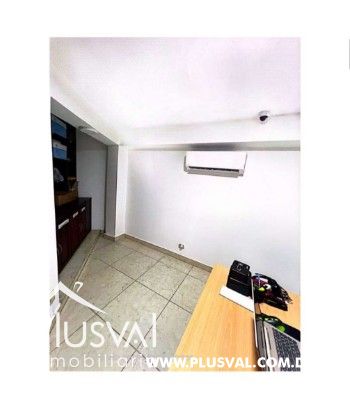Local Comercial de Dos Niveles en Venta Ubicación Premium en Avenida Principal 446169