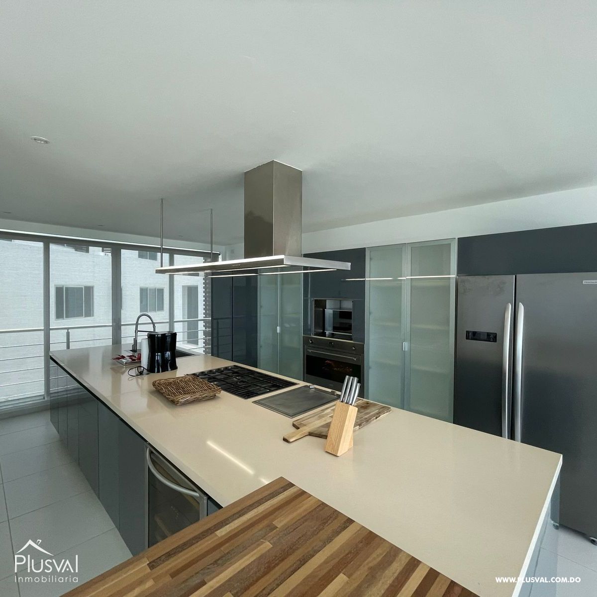 Exclusivo Penthouse de 2 niveles en Proyecto Cerrado Frente al Mar. 230408