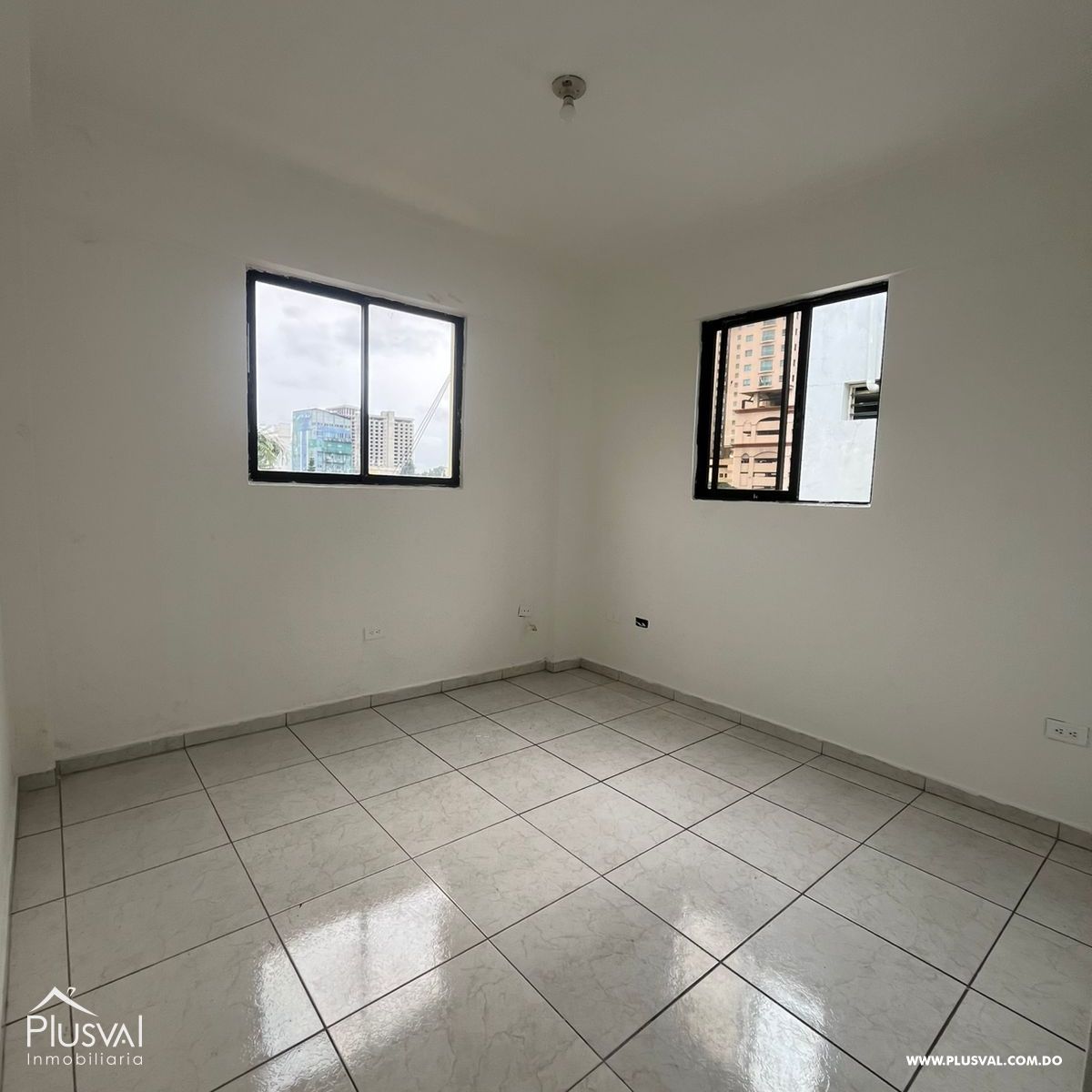 Apartamento en Venta en 4to piso en Zona Universitaria con pocos apartamentos 408221
