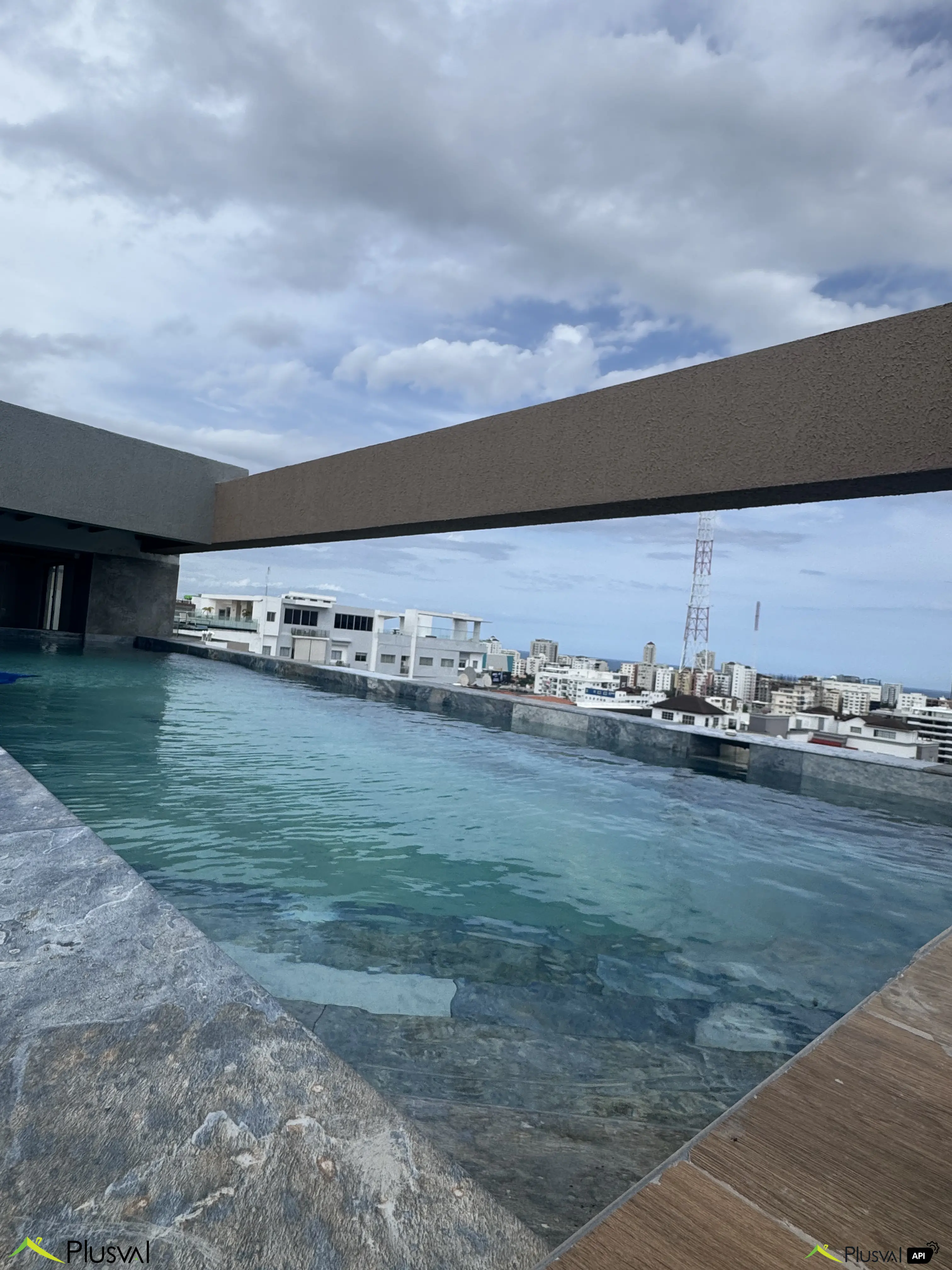 Alquiler de excelente apartamento en Evaristo Morales 451323
