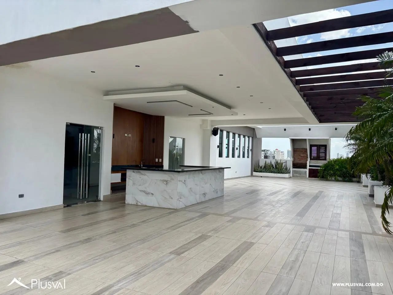 Apartamento amueblado con lindas áreas sociales en alquiler en La Julia 455726