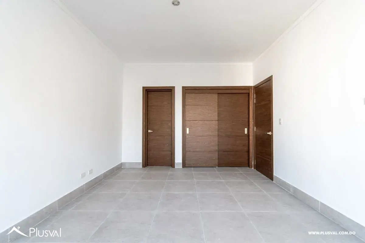 Se Alquila apartamento de piso alto en Piantini 458076