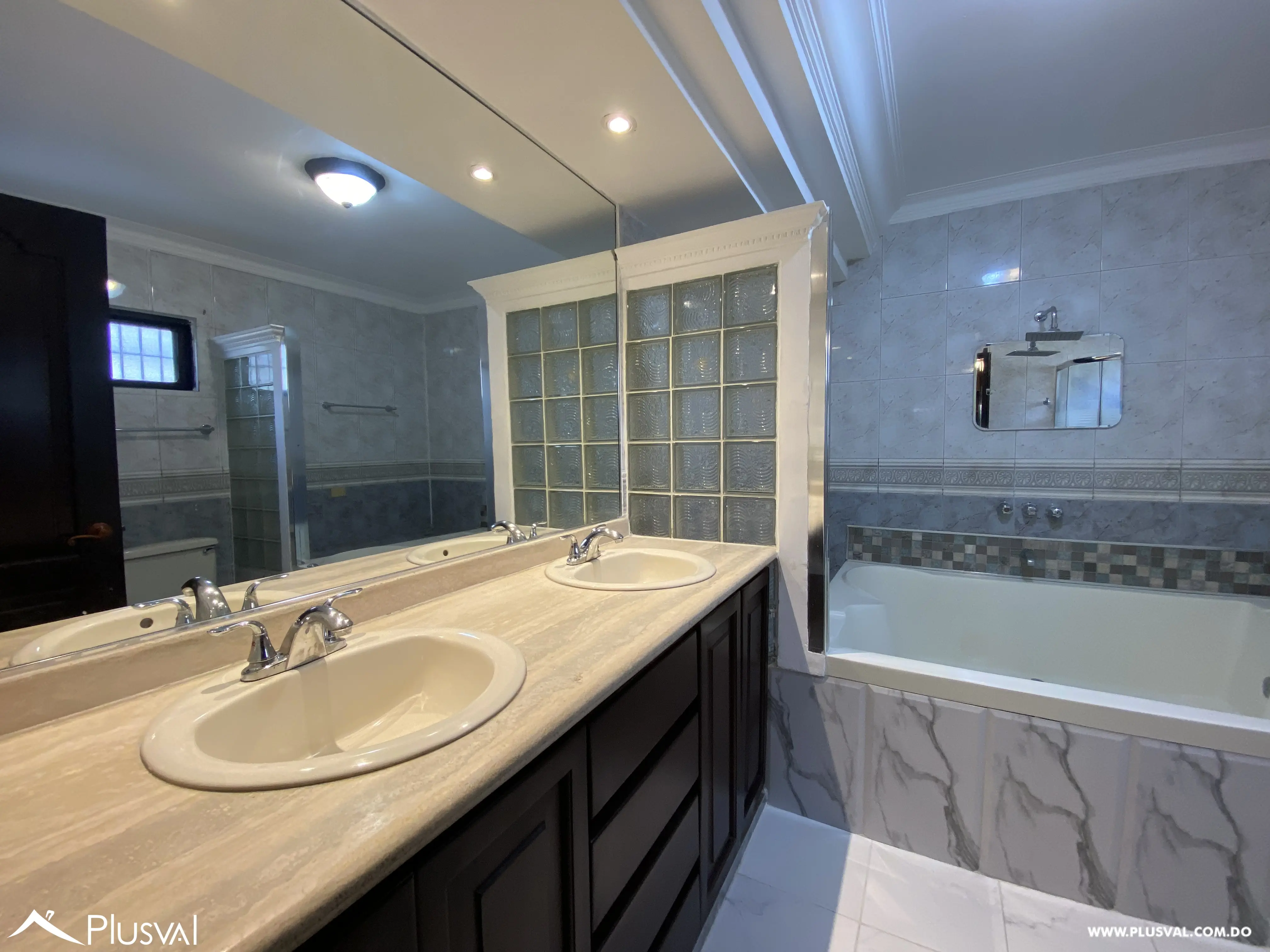 Alquilo Excelente Casa Residencial en Las Praderas 455444