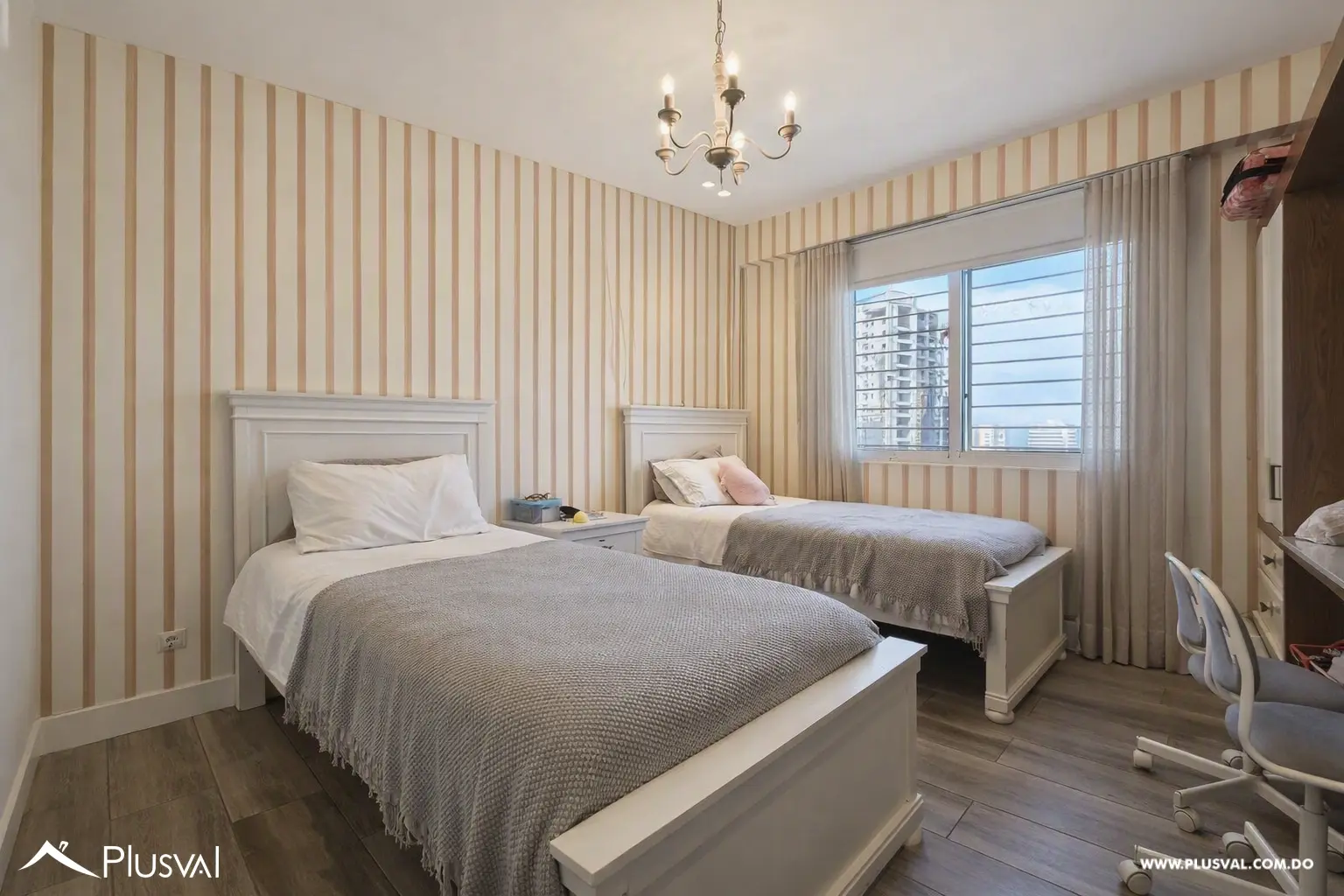 Penthouse de dos niveles con terraza en La Esperilla 529037