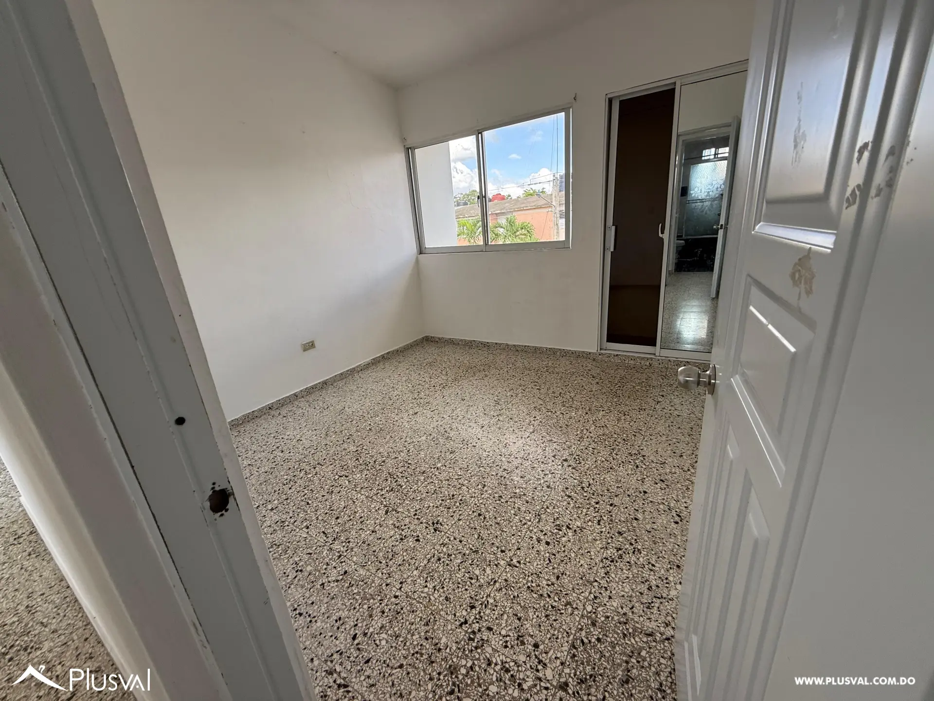 Apartamento tercer nivel en residencial para venta 464126