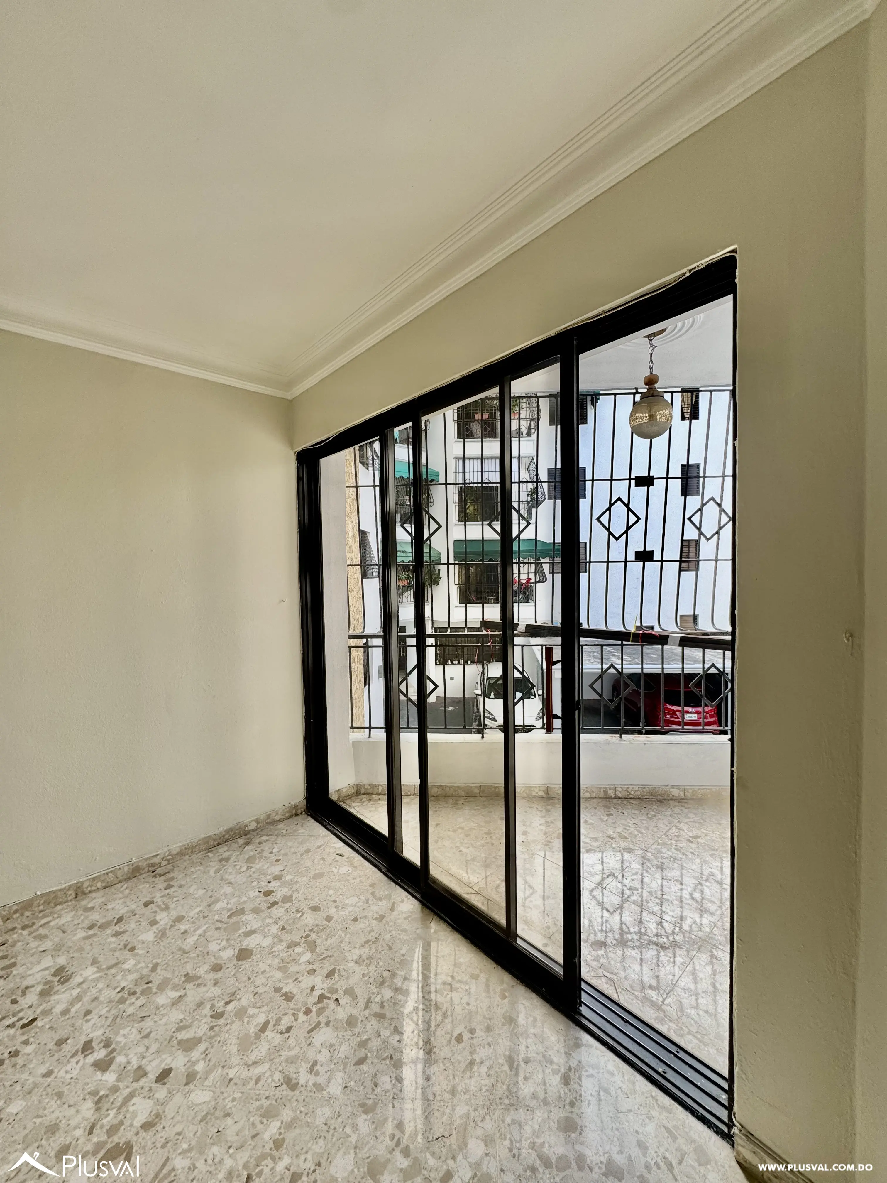 Alquilo Amplio Apto Clásico en Naco 494297