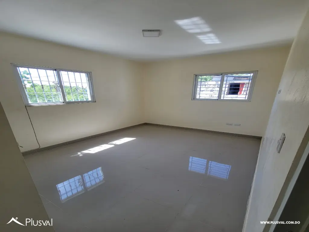 Edificio Residencial con dos Locales Comerciales En Venta 463185