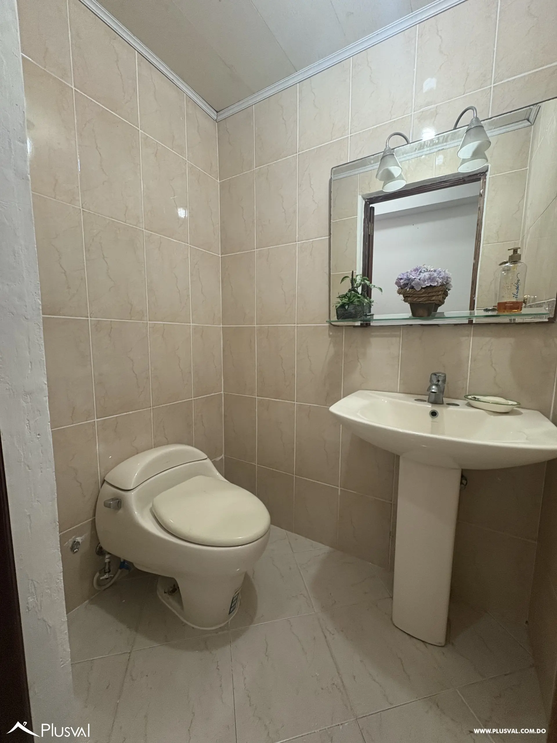 Apartamento en venta con amplia cocina en  Evaristo Morales 510865