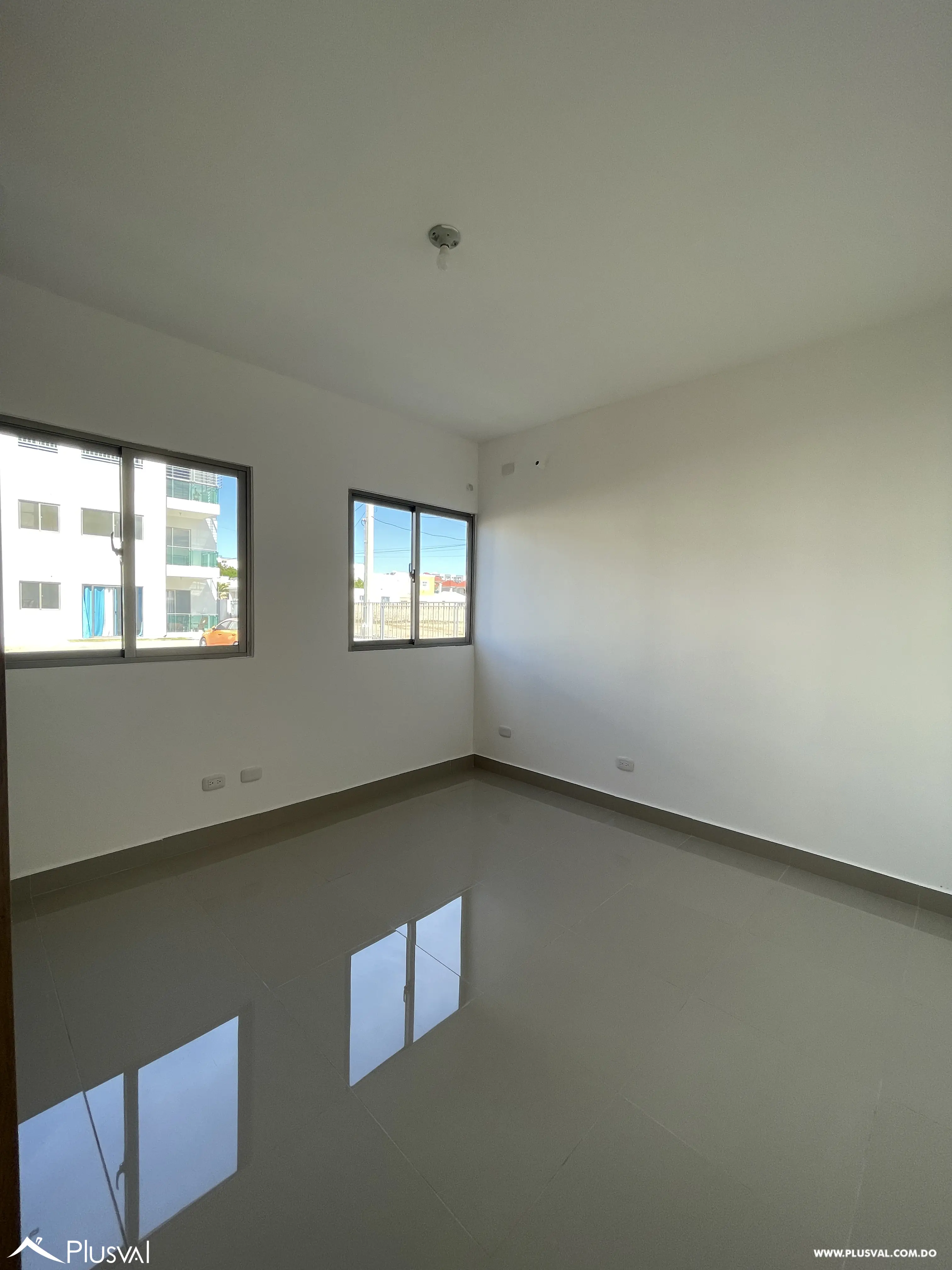 Complejo de  Aptos - Primer Nivel - 3 Habitaciones + Patio 528105