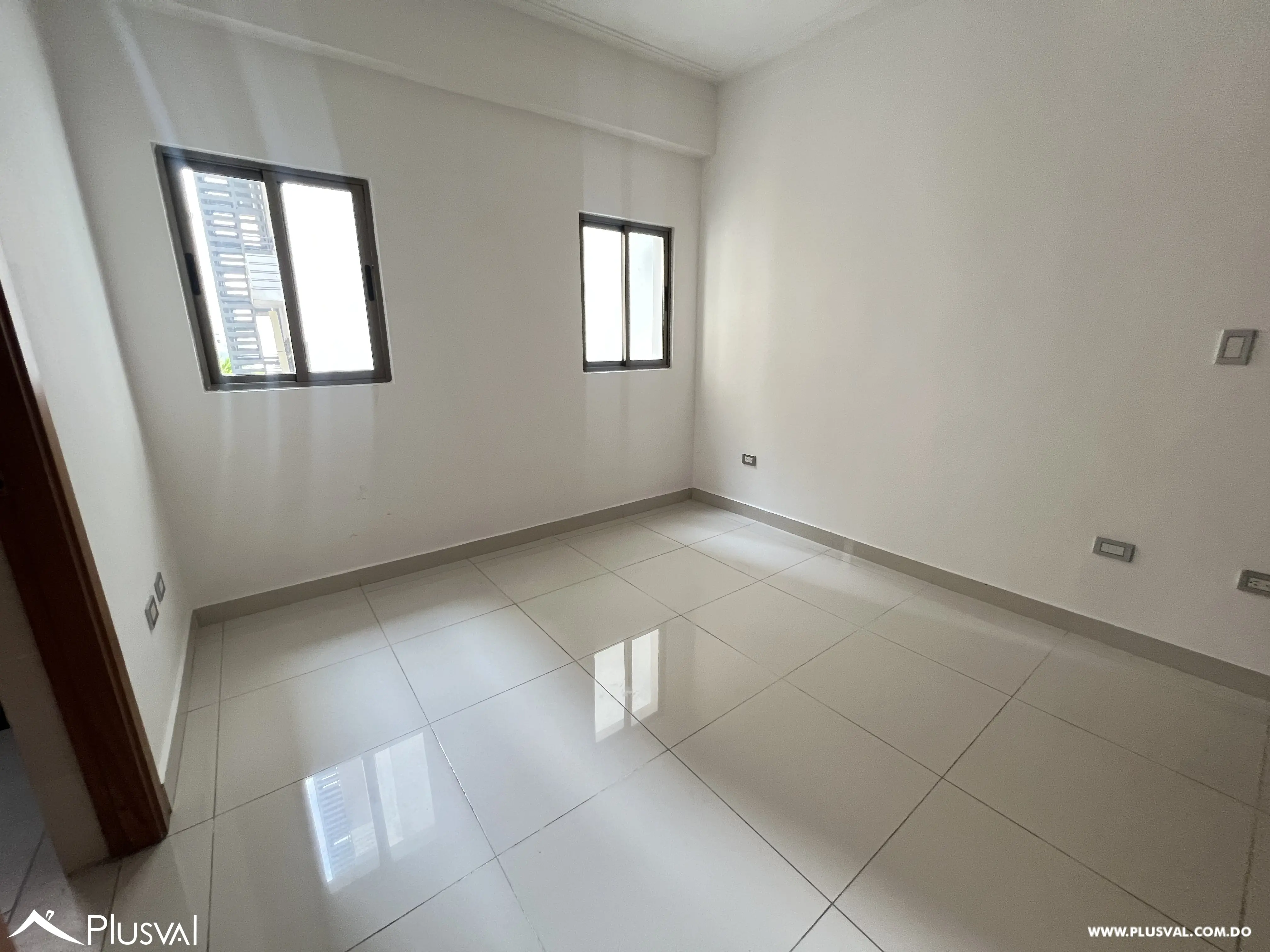 Moderno apartamento en alquiler en Evaristo Morales. 468133