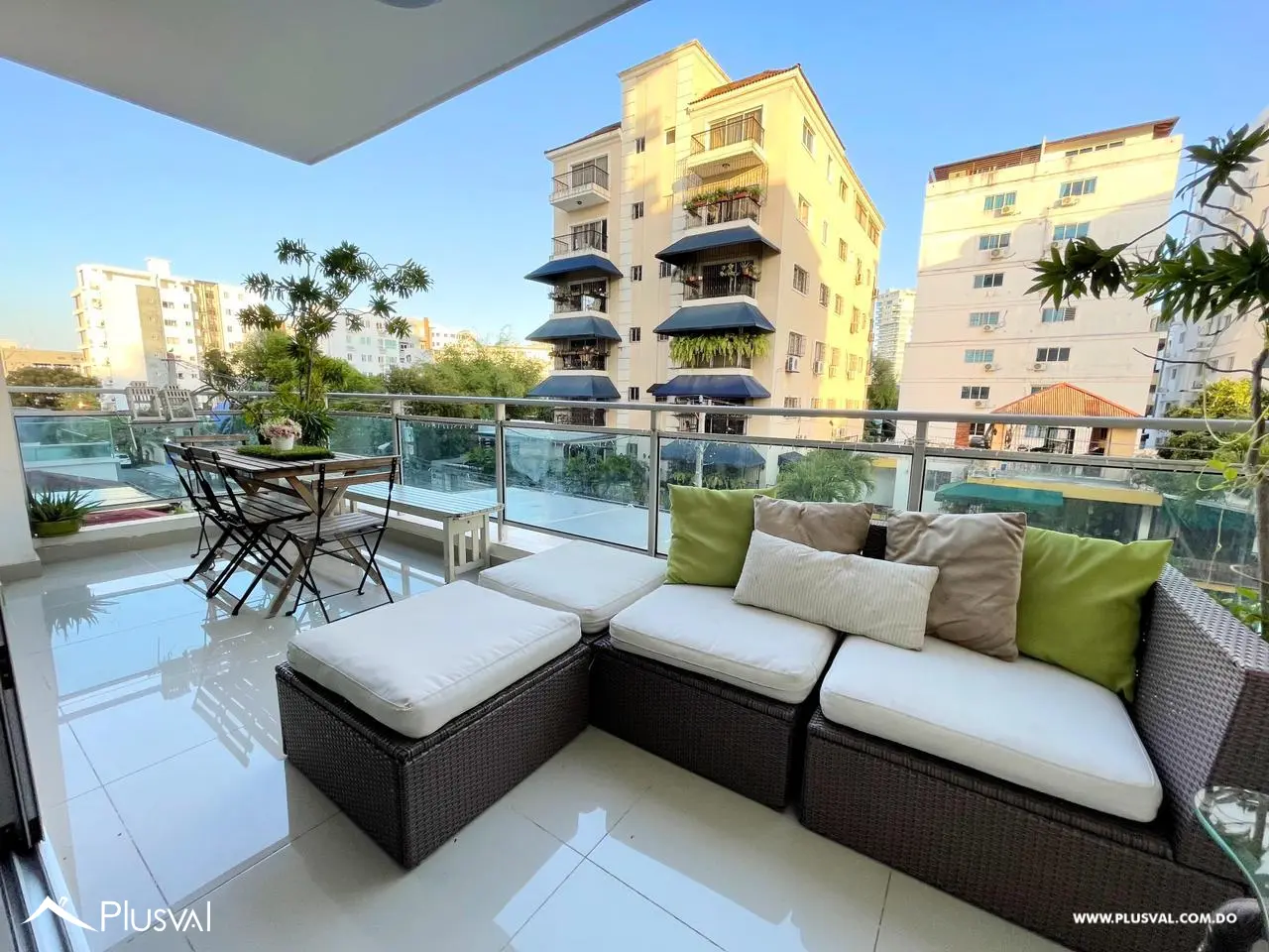 Se vende amplio apartamento con balcon tipo terraza 479010