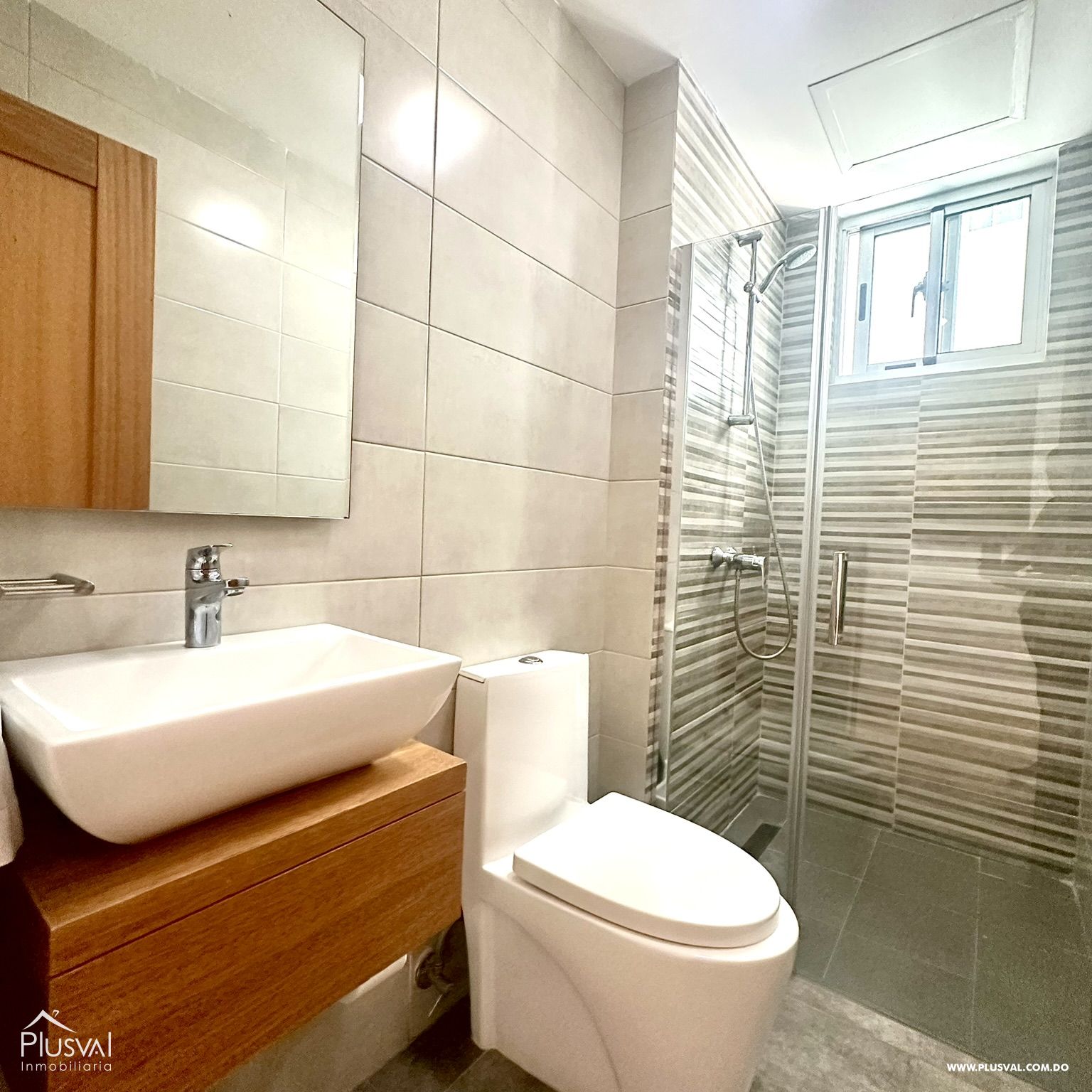 Apartamento en alquiler en el excluviso sector Piantini 372990