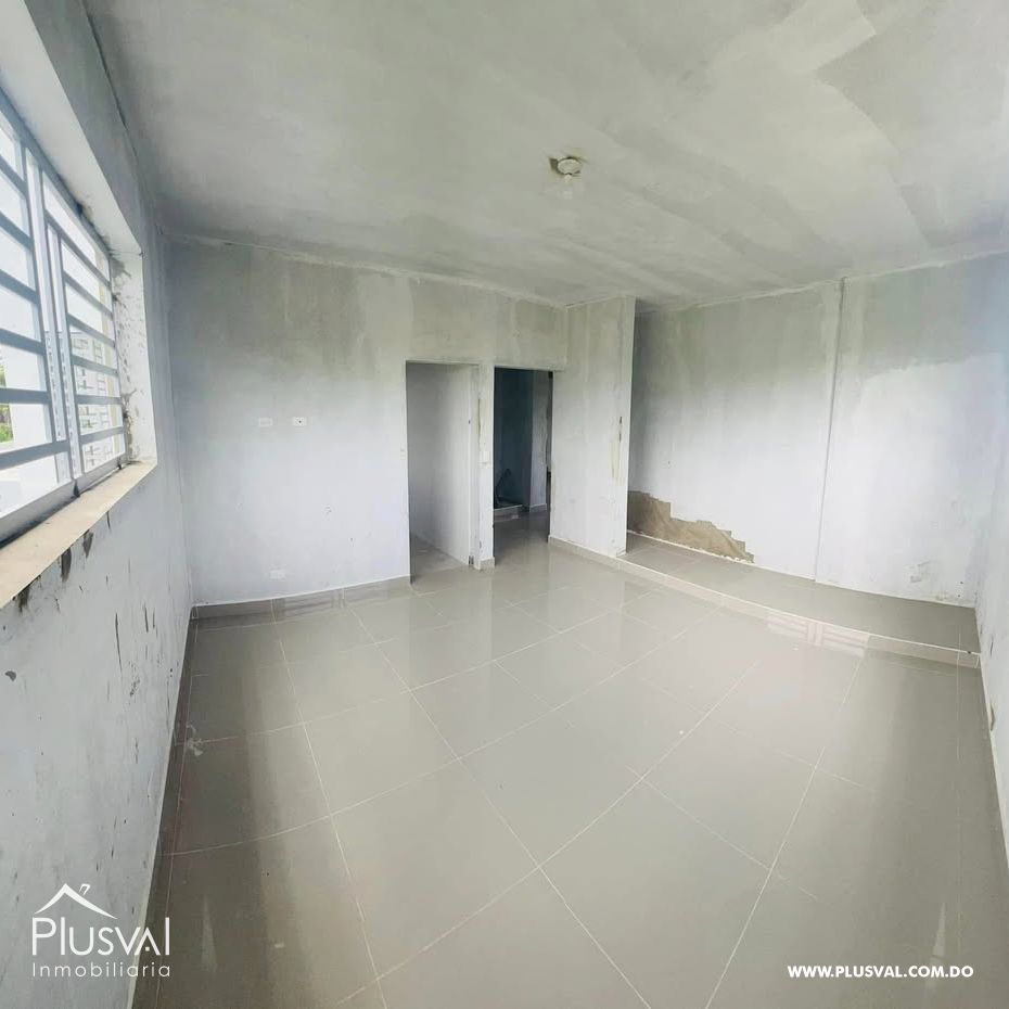 Casa familiar de 3 niveles con piscina en San Francisco de Macorís 436156