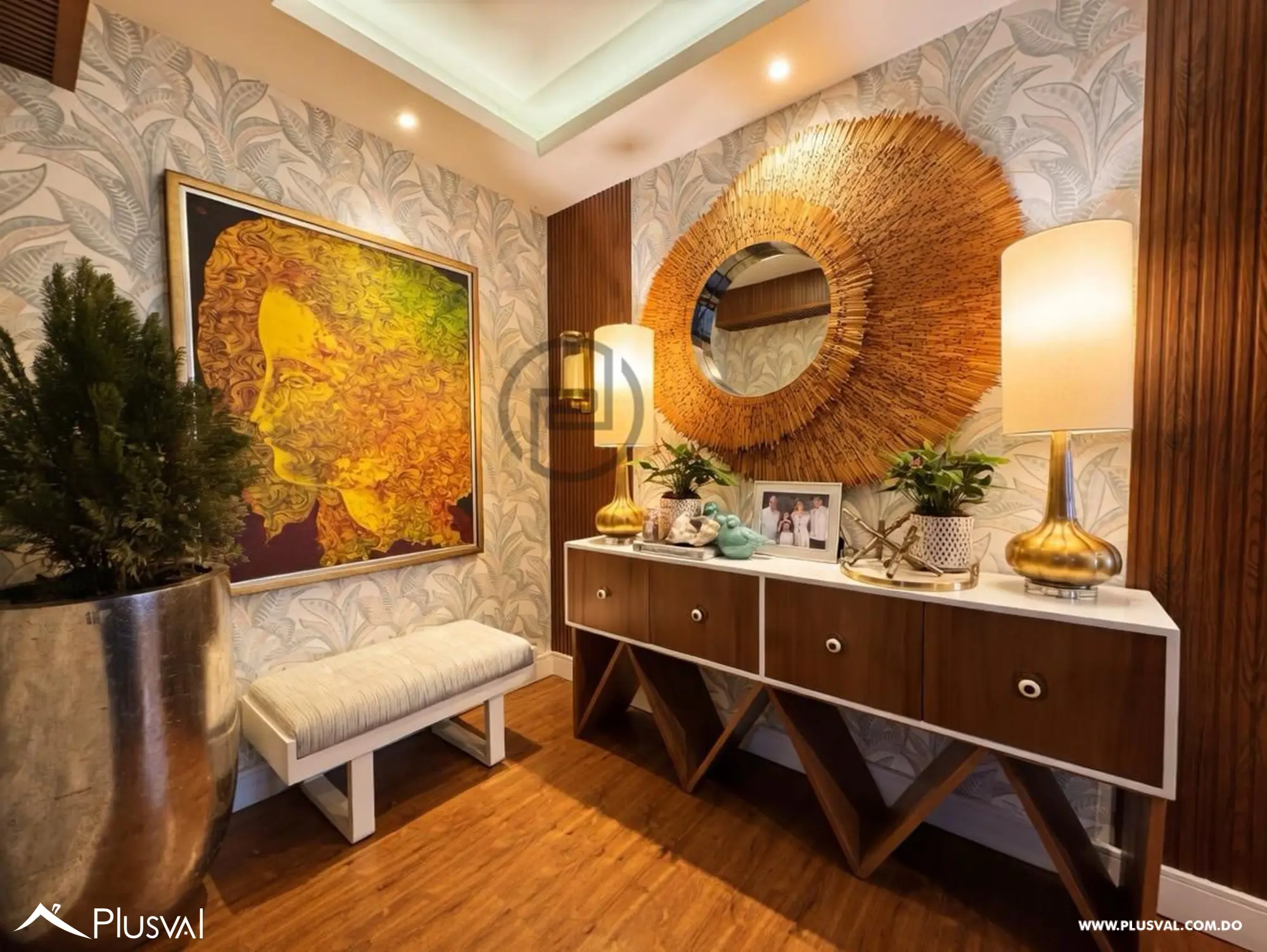 Amplio apartamento 2do nivel con terraza privada, en Evaristo Morales 515494