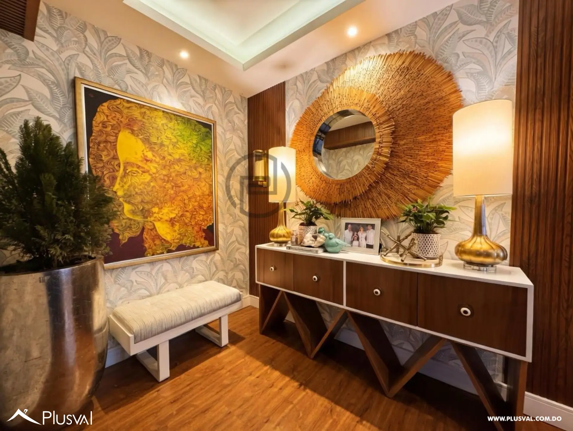 Amplio apartamento 2do nivel con terraza privada, en Evaristo Morales 515494