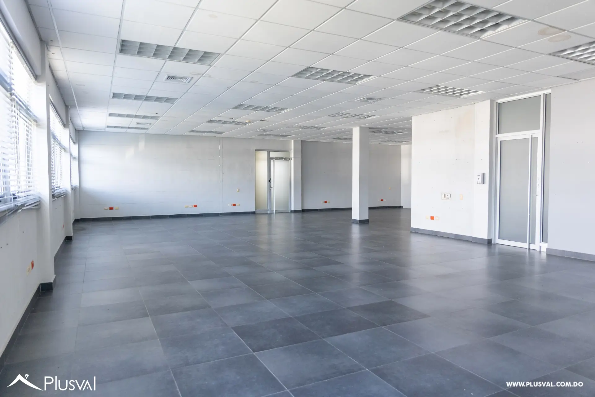 Edificio Comercial En Alquiler 494960