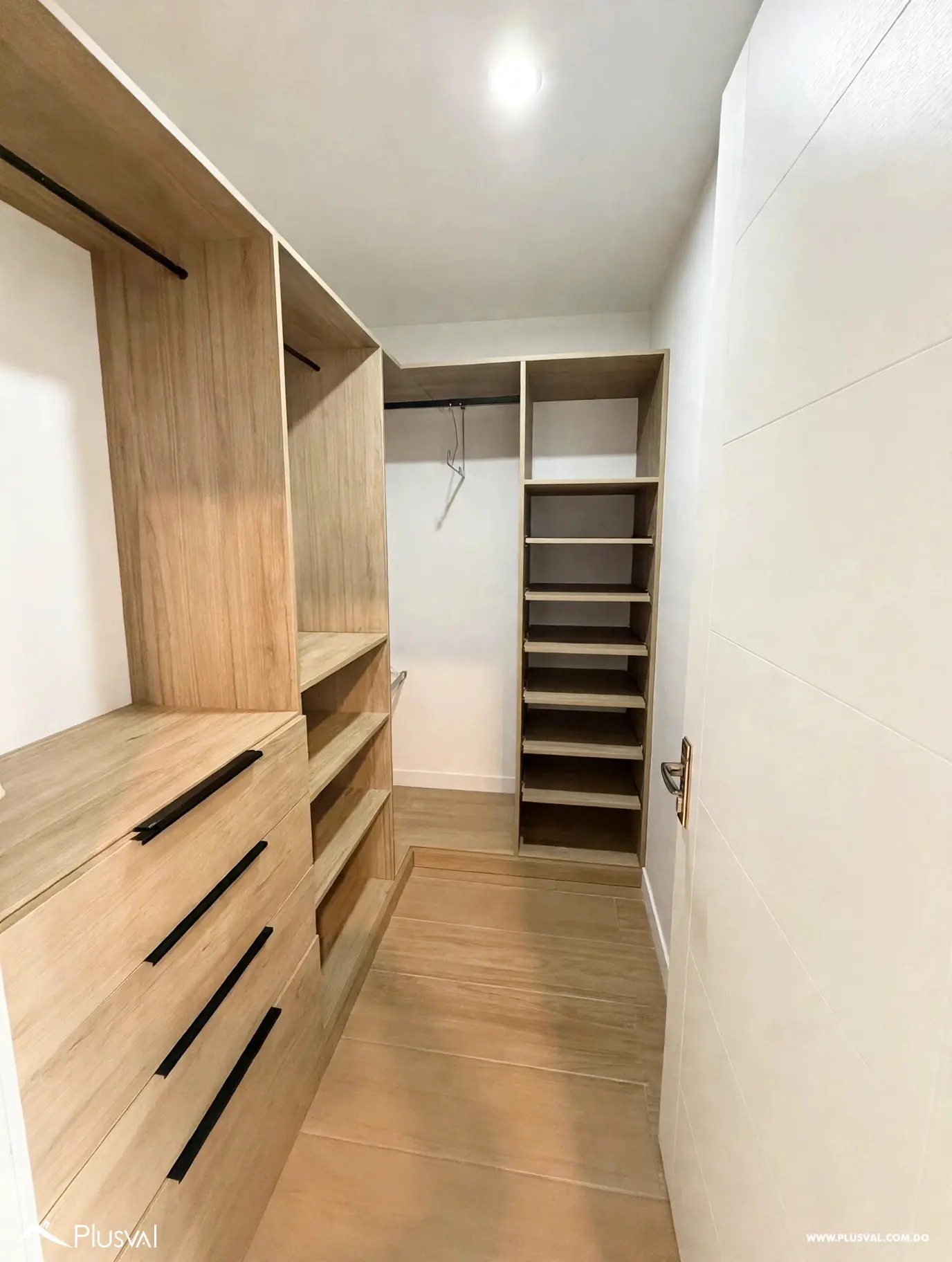 Exclusivo pent-house ubicado en el prestigioso sector de Serralles. 529633