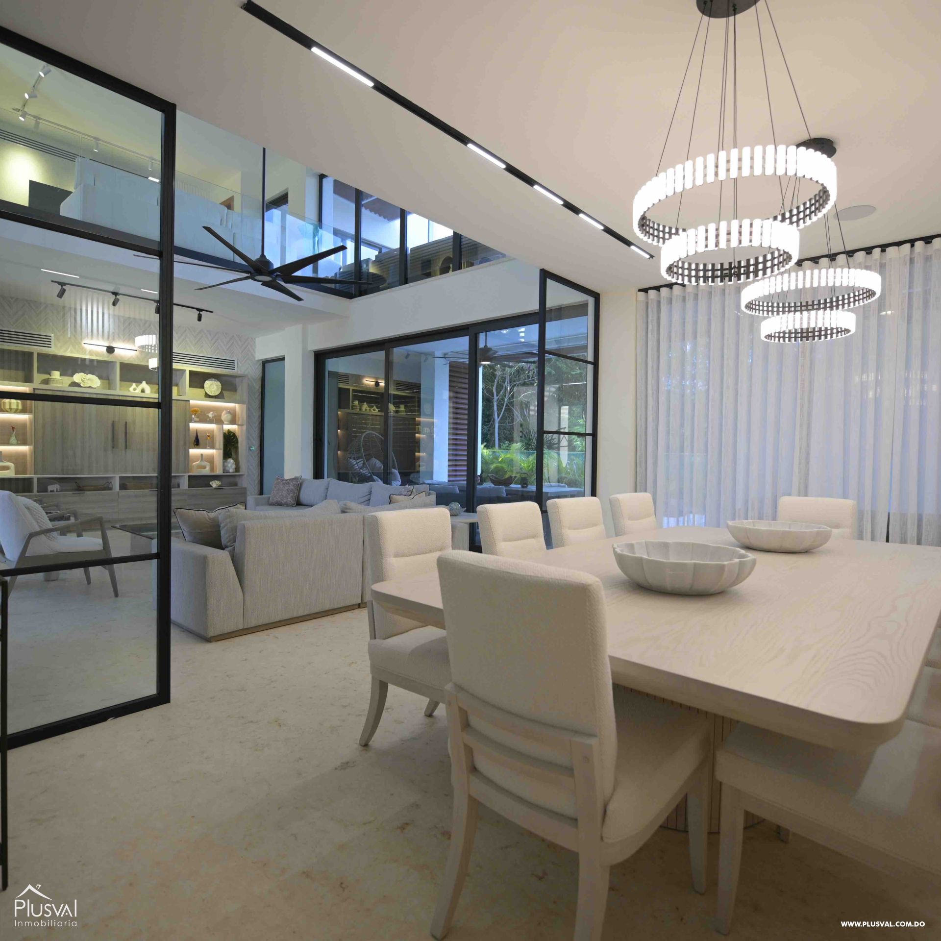 Casa en Venta en Punta Cana Village con 5 habitaciones 408772