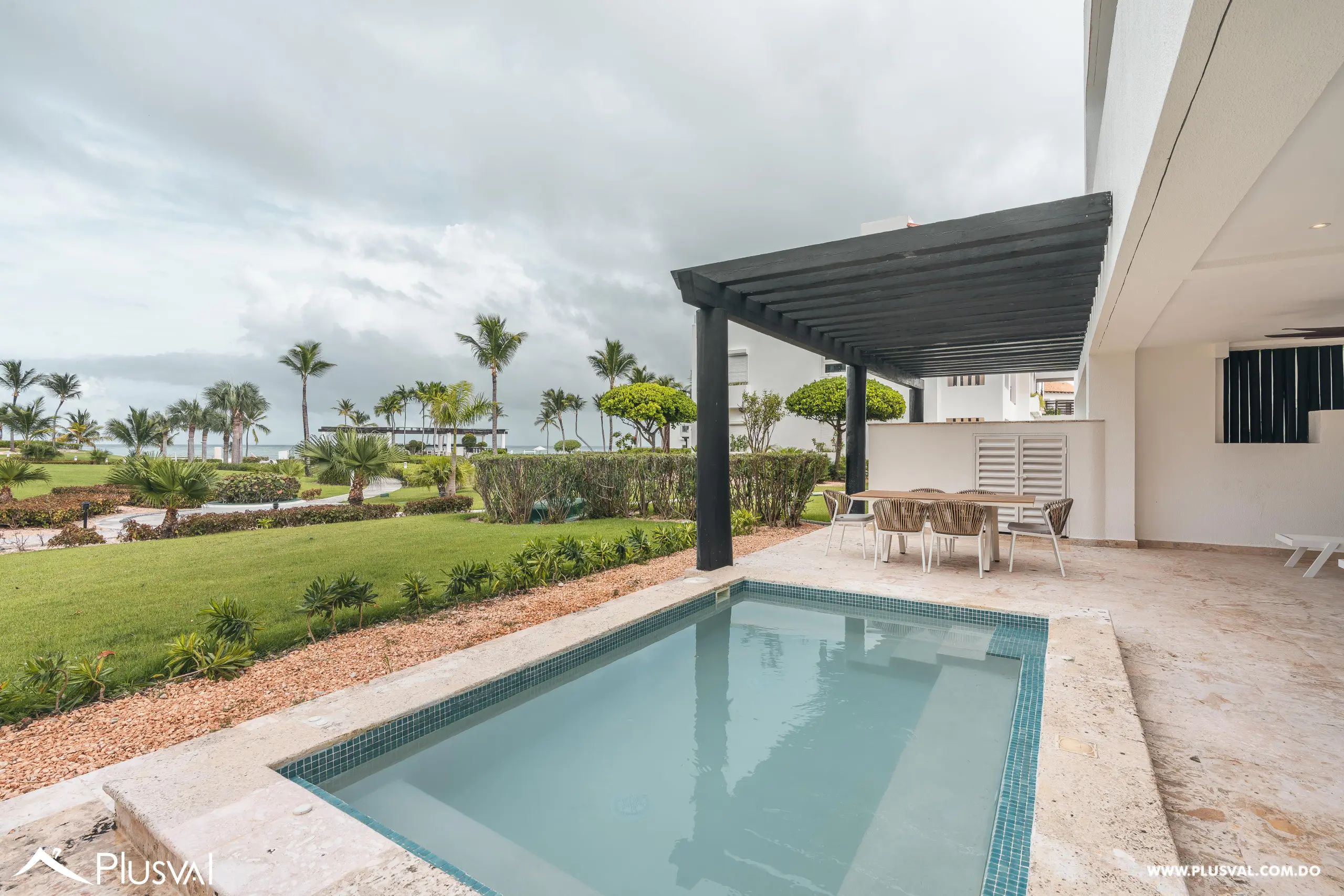 Exclusivo apartamento en Cap Cana con piscina privada y acceso directo a la playa 474377