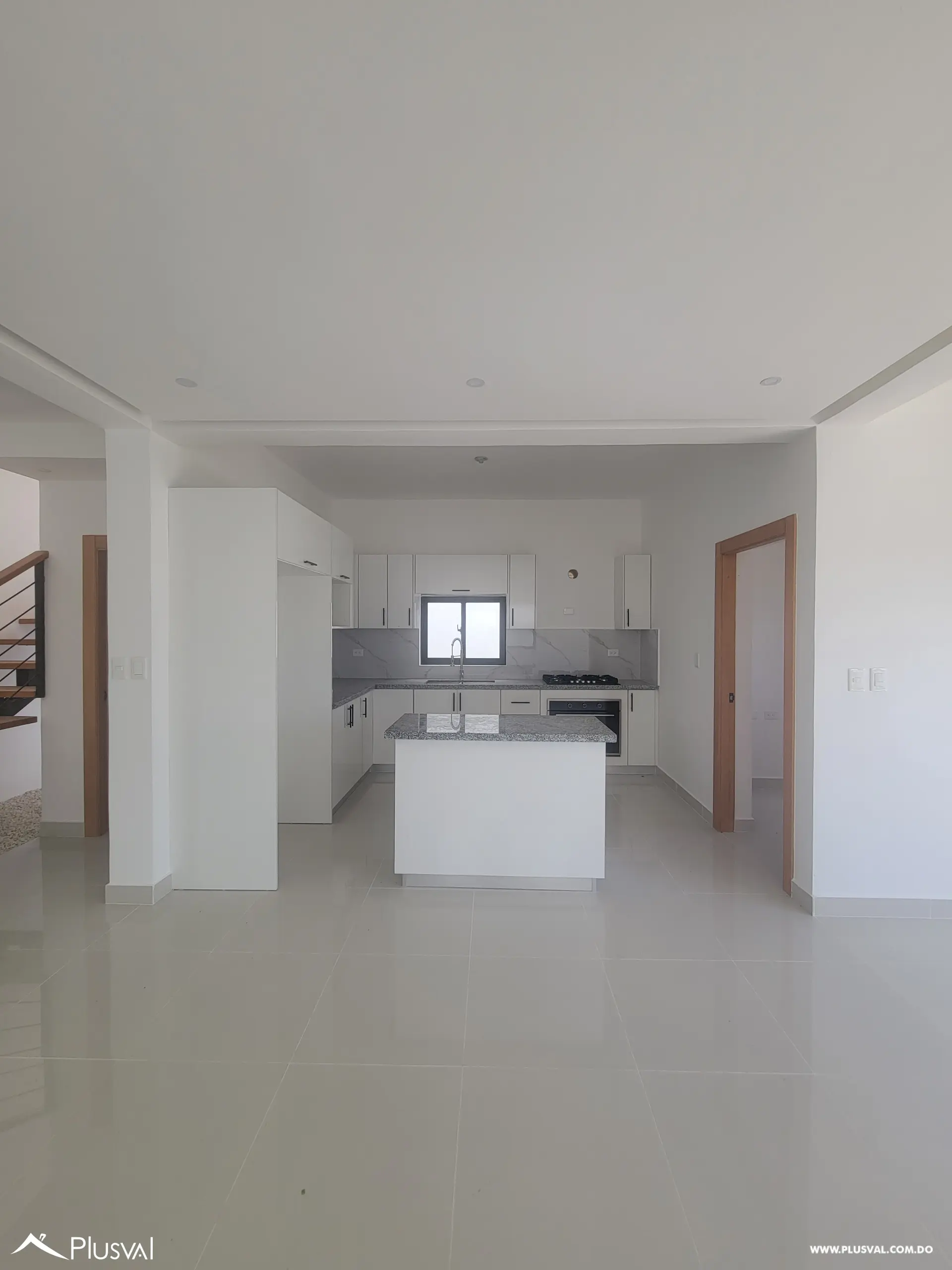 AMPLIA VILLA DE 3 HABITACIONES CON PISCINA Y PATIO EN SECTOR DEL DOWTOWN PUNTA CANA 499554