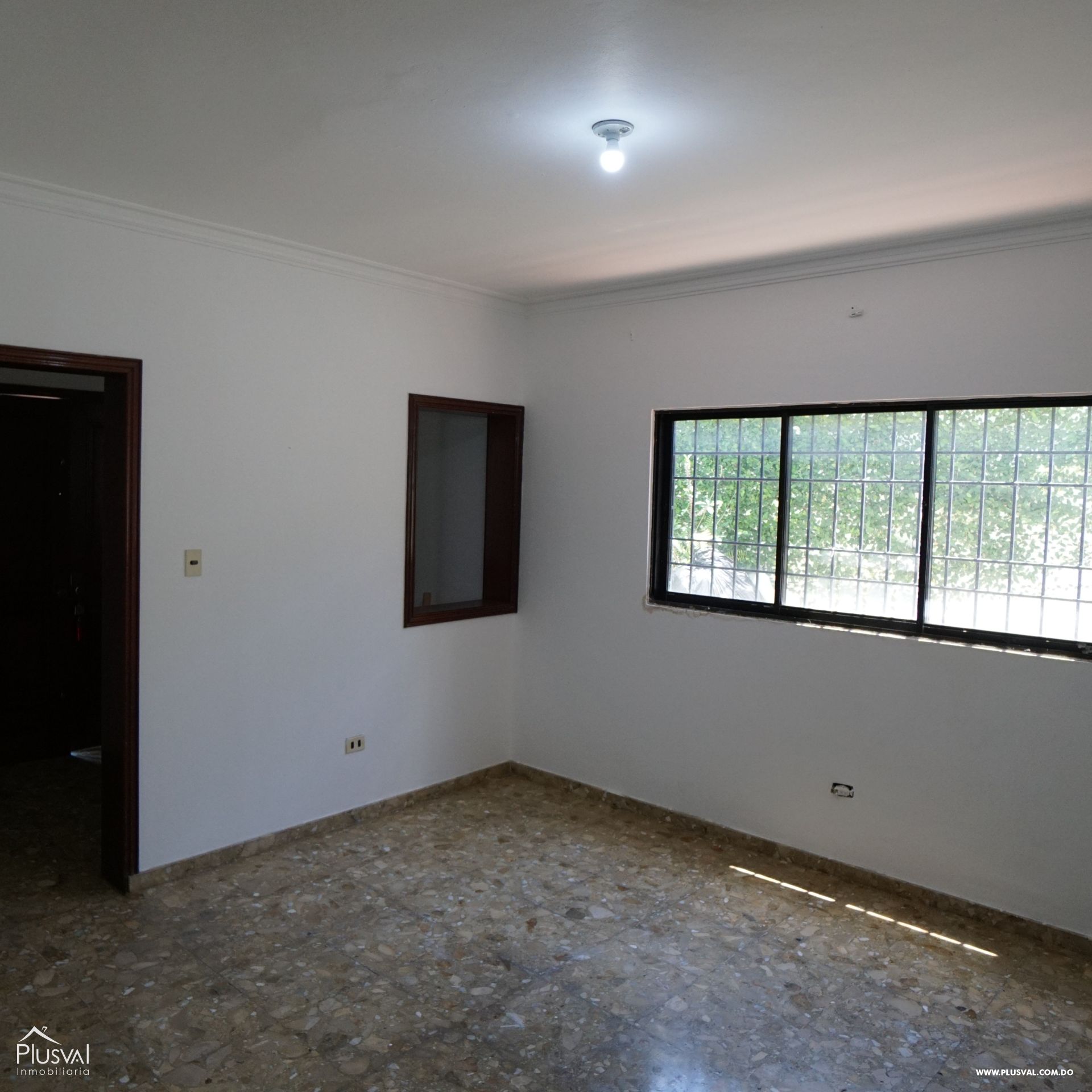 Amplia casa en VENTA en Cuesta Brava. 383594