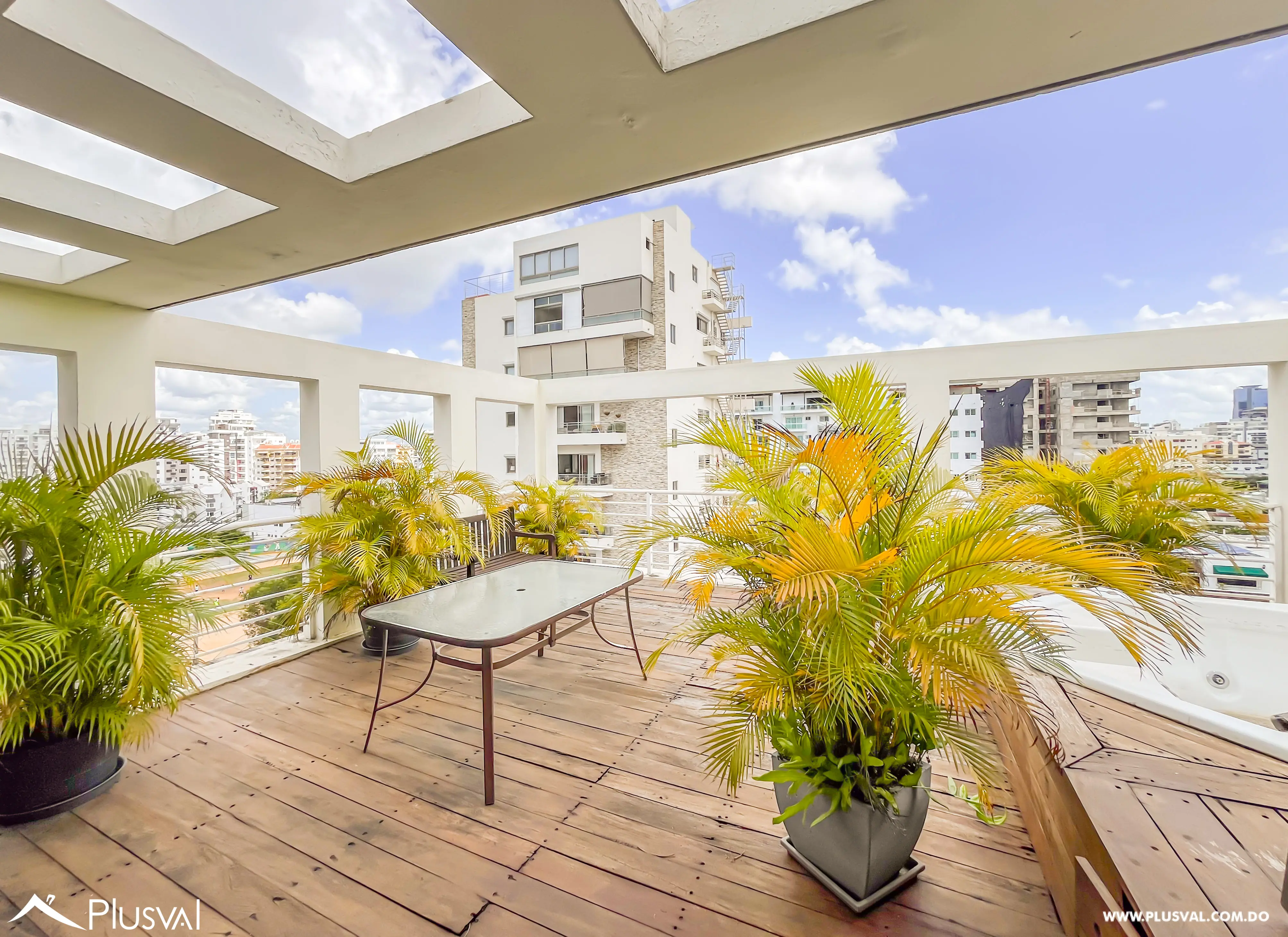 Pent-house con terrazas y 3 habitaciones en Evaristo Morales 455237