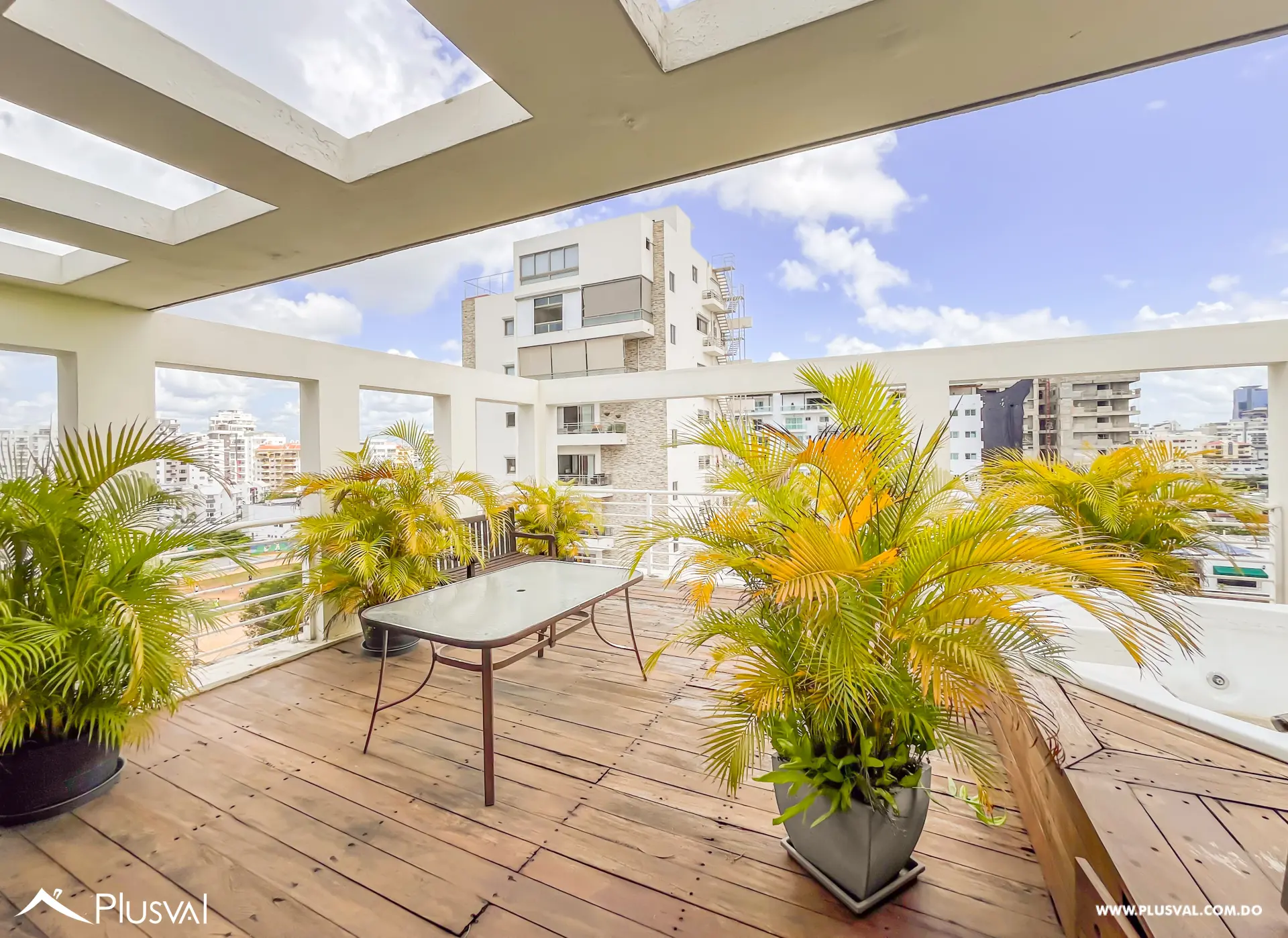 Pent-house con terrazas y 3 habitaciones en Evaristo Morales 455237