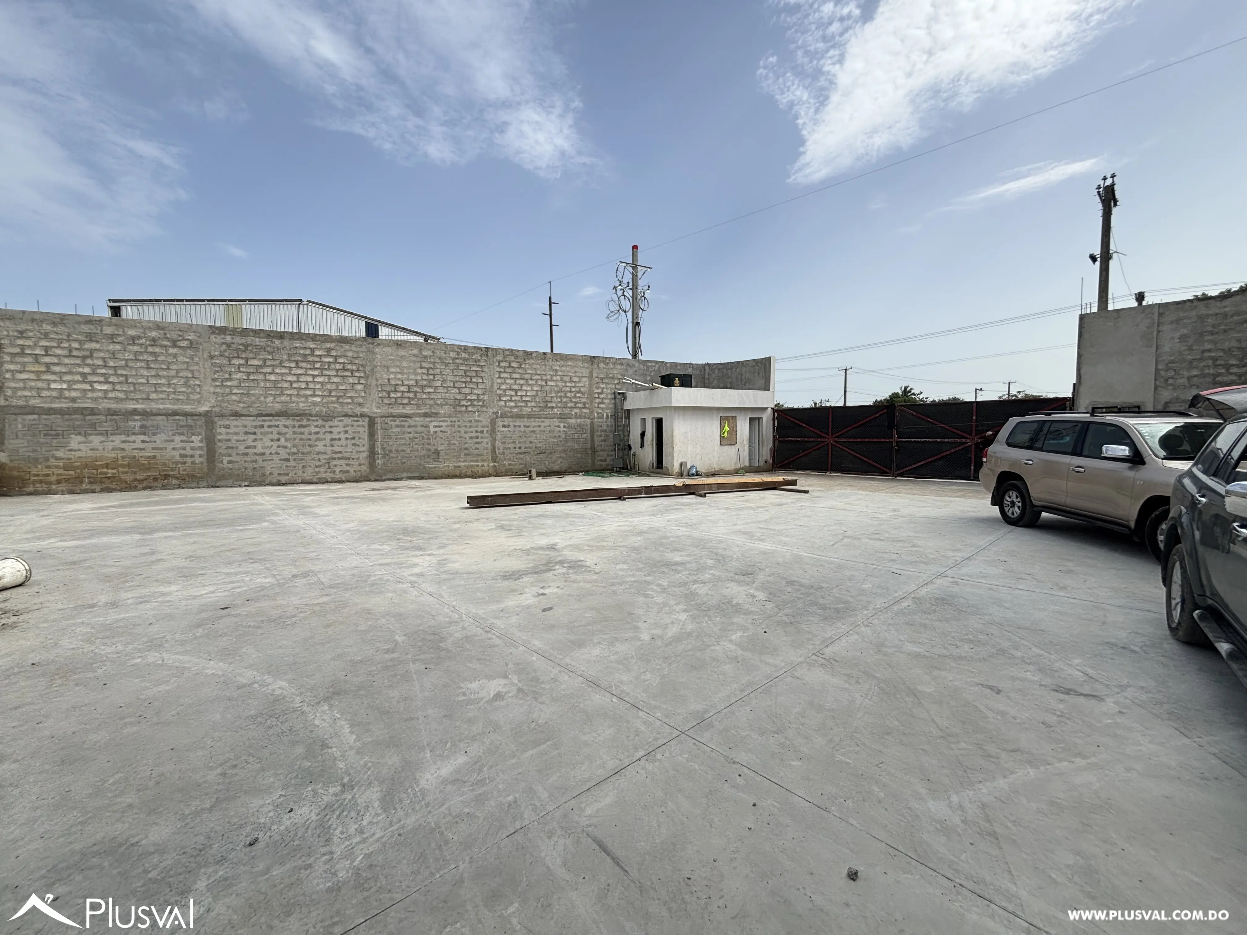 Nave industrial en alquiler con facil acceso en Hato Nuevo 522268