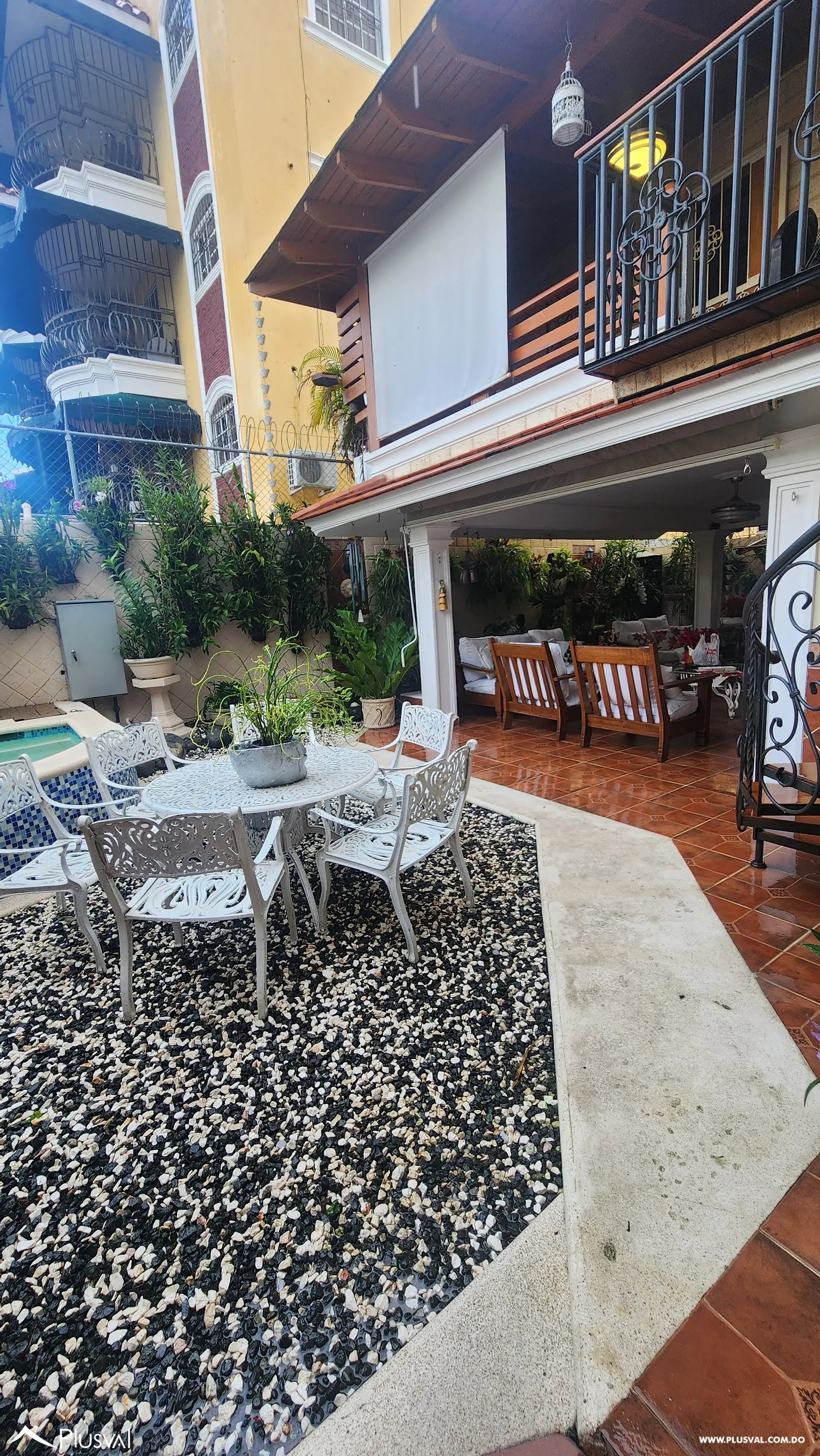 Se vende amplia casa en Los Restauradores 475465