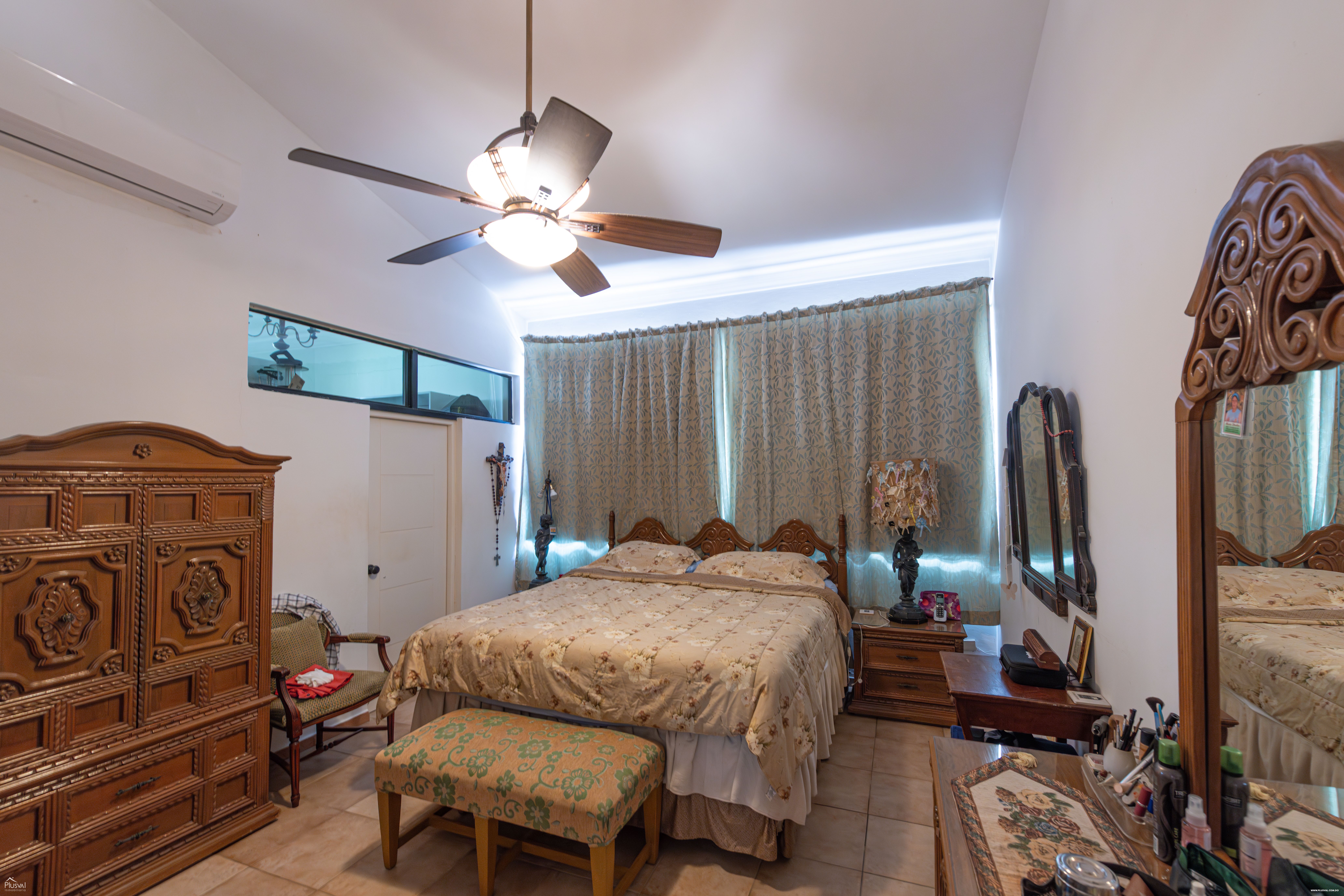 Villa en venta en metro Country Club con piscina privada y vista al campo de golf 456508