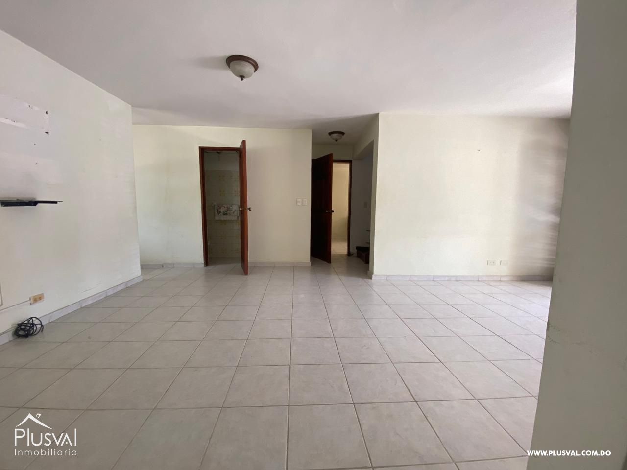 Casa de Dos Niveles en Zona Céntrica con Potencial para Rediseñar 452358