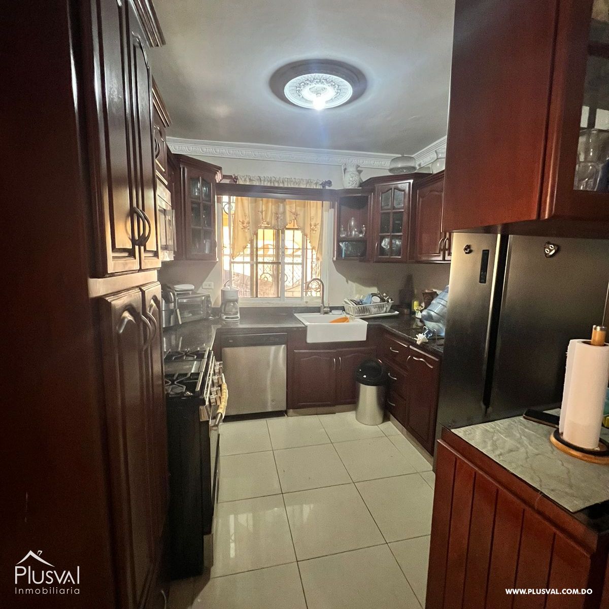 Casa en venta en Santo Domingo Este, mas una segunda casa con jacuzzi en el segundo piso. 381773