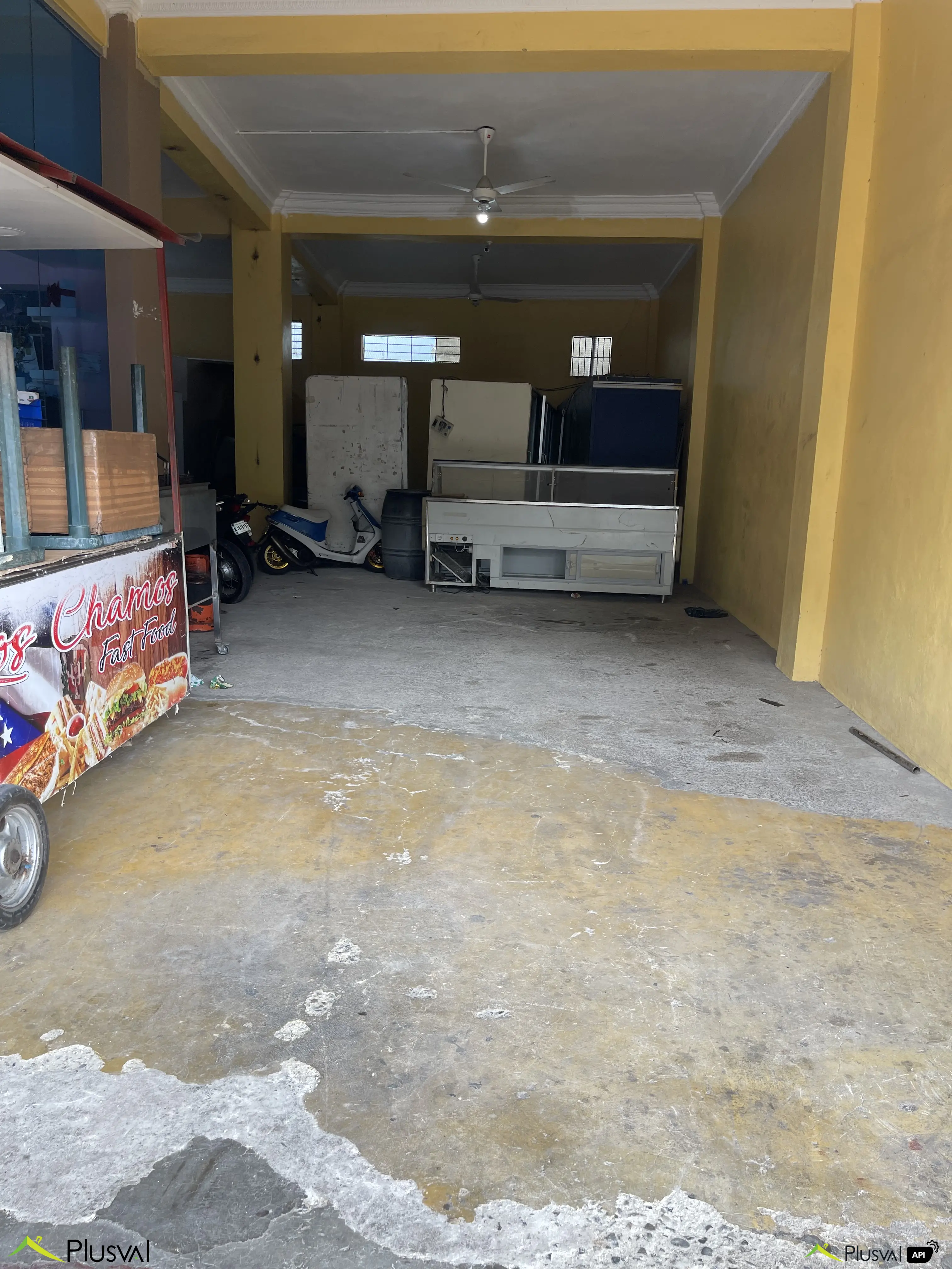 Alquiler de almacén a una esquina de la Av. Venezuela. 450518