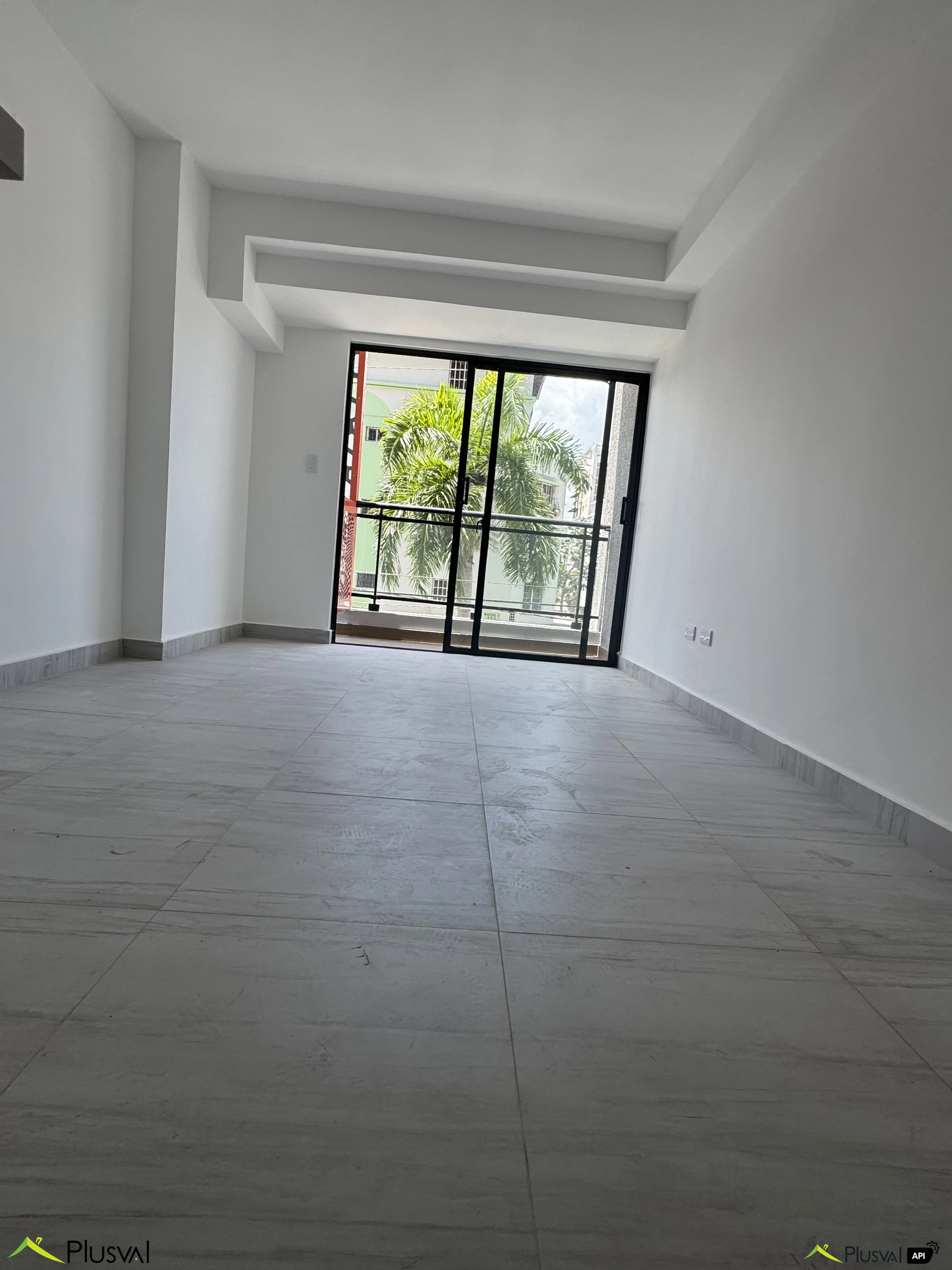 Venta de apartamento  de 3 habitaciones y estudio en Evaristo Morales 451369