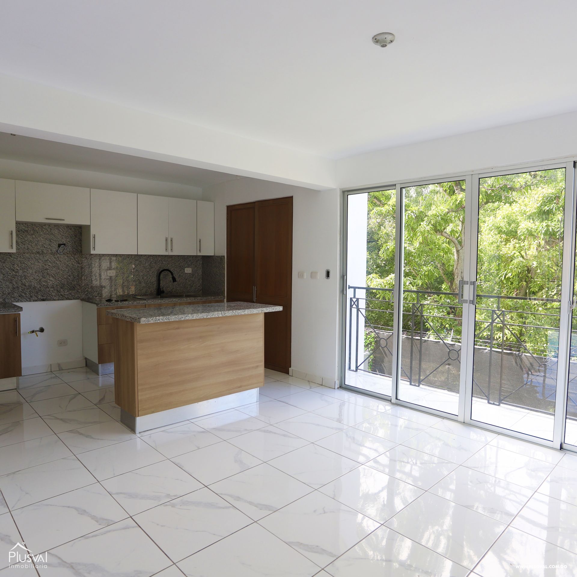 Apartamento en venta en la Vereda segundo piso de tres habitaciones y doble balcon 344219