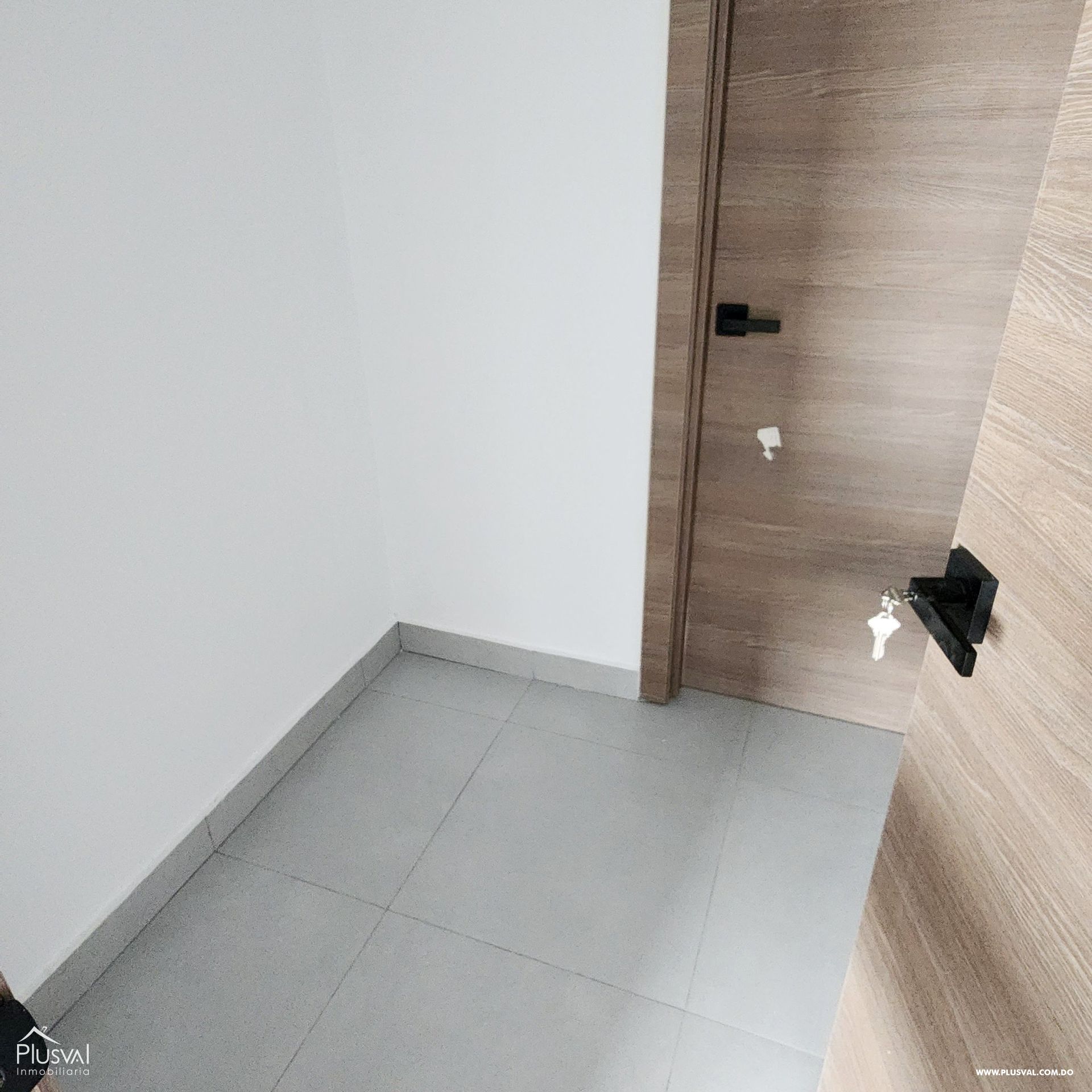 Apartamento piso alto con LB completa 383107